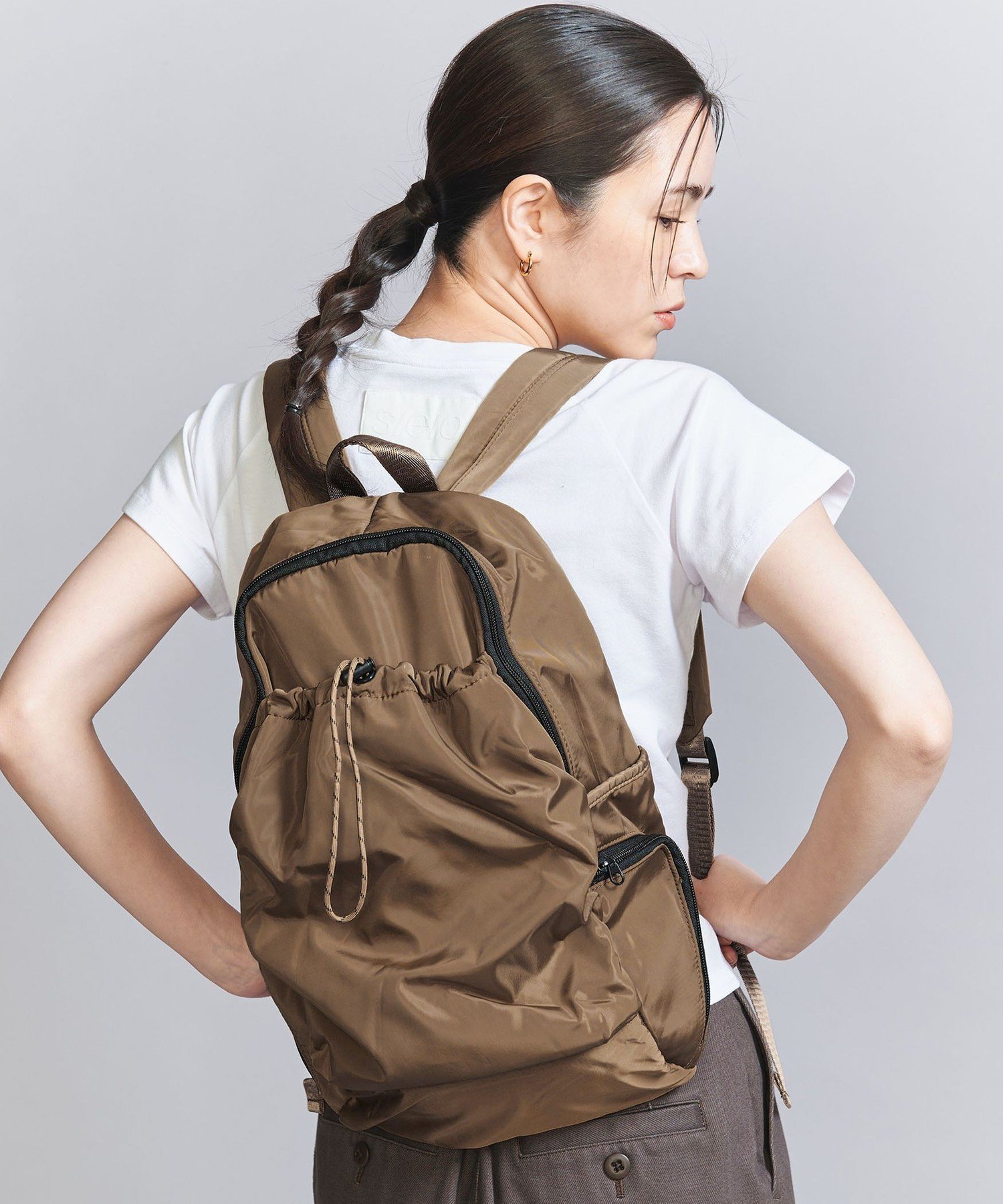 【ビューティ&ユース ユナイテッドアローズ/BEAUTY&YOUTH / UNITED ARROWS】のドロストポケット リュック インテリア・キッズ・メンズ・レディースファッション・服の通販 founy(ファニー) 　ファッション　Fashion　レディースファッション　Fashion for Women　軽量　Lightweight, Ultra Light　スマート　Smart, Elegant　トレンド　Trend, Trending Now　フェミニン　Feminine, Girly　フロント　Front, Front Design　ポケット　Pocket, Pocket Detail　リュック　Backpack, Rucksack　おすすめ　Recommended / Our Picks　旅行　Travel　ビジネス 仕事 通勤　Business / Work / Commuting　MD.BROWN|ID: prp329100004943123 ipo3291000000037103310