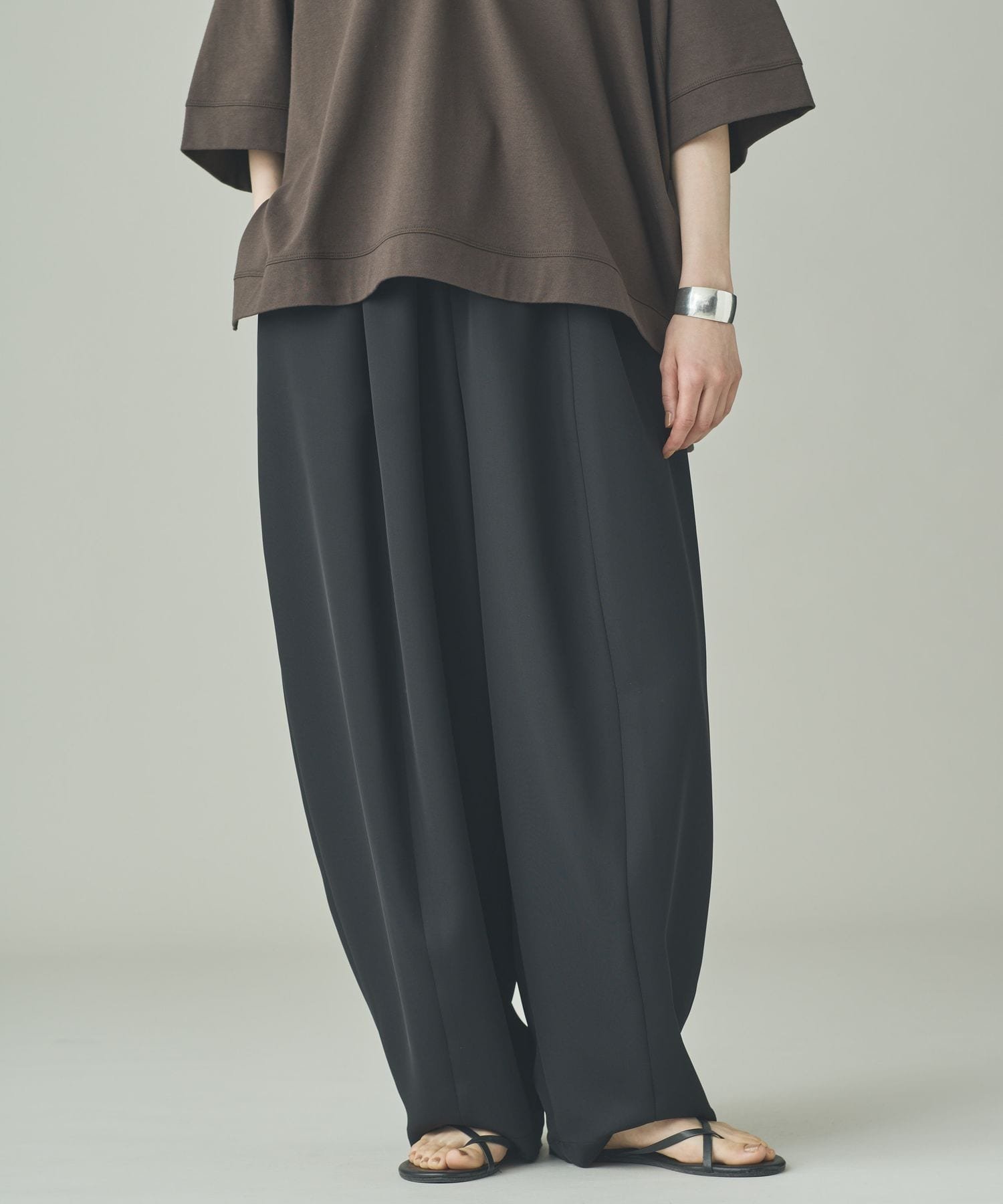 【カレンソロジー/Curensology】のフォールドロストパンツ インテリア・キッズ・メンズ・レディースファッション・服の通販 founy(ファニー) 　ファッション　Fashion　レディースファッション　Fashion for Women　パンツ　Pants & Trousers　ウォッシャブル　Machine Washable　エレガント 上品　Elegant　ダブル　Double, Double-Breasted　ドレープ　Drape, Draping Fabric　夏　Summer　定番　Standard, Basic Item　日本製　Made In Japan　ブラック09|ID: prp329100004943124 ipo3291000000037103332