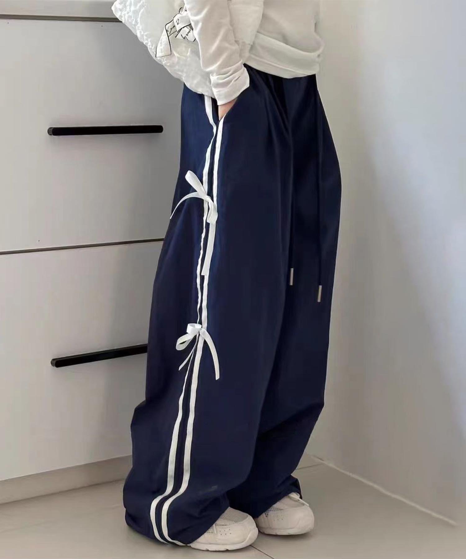 【アイモハ/aimoha / KIDS】の【aimoha-KIDS】リボンライン ワイドパンツ インテリア・キッズ・メンズ・レディースファッション・服の通販 founy(ファニー) 　ファッション　Fashion　キッズファッション　Fashion for Kids　ボトムス　Bottoms　おすすめ　Recommended / Our Picks　キャップ　Cap, Baseball Cap　サンダル　Sandals, Summer Shoes　シューズ　Shoes, Footwear　シンプル　Simple, Minimal　ストレッチ　Stretch, Stretchy Fabric　スニーカー　Sneakers, Trainers　トレンド　Trend, Trending Now　リボン　Ribbon, Bow　ワイド　Wide, Wide Fit　厚底　Platform Shoes　旅行　Travel　ネイビー|ID: prp329100004949652 ipo3291000000037143573