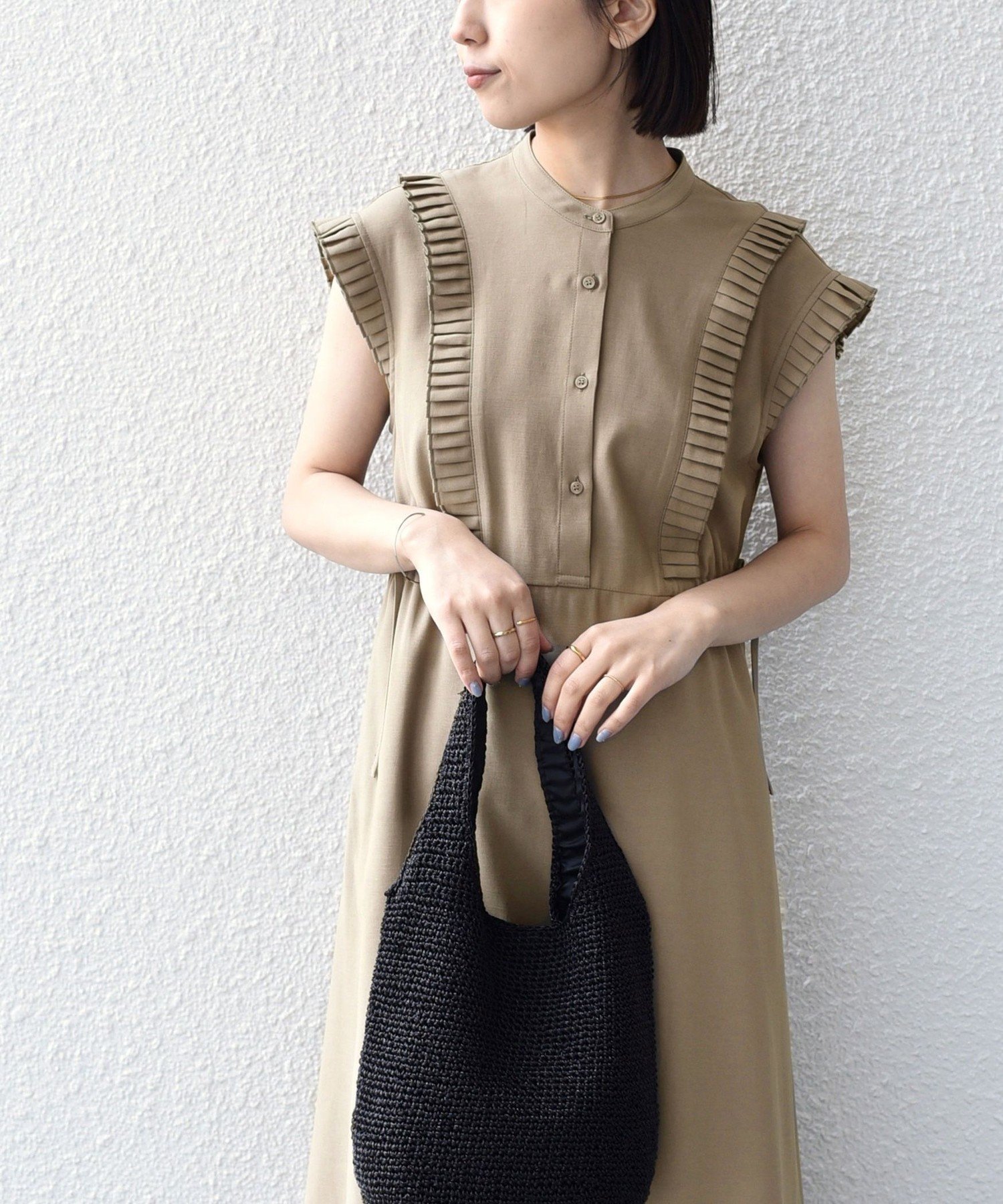 【シップス フォー ウィメン/SHIPS】のSHIPS Colors 手洗い可能 プリーツ デザイン シャツ ワンピース2 インテリア・キッズ・メンズ・レディースファッション・服の通販 founy(ファニー) 　ファッション　Fashion　レディースファッション　Fashion for Women　ワンピース　Dresses　シャツワンピース / 1枚で着映えコーデ　Shirt Dresses　カーディガン　Cardigan, Knitwear　今季　This Season, Current Season　ジャケット　Jacket, Outerwear　長袖　Long Sleeve, Full Sleeve　バランス　Balance, Style Balance　プリーツ　Pleats, Pleated　メンズ　Men's, Menswear　ヨーク　Yoke, Yoke Design　リラックス　Relax, Relaxed Fit　アウトレット　Outlet / Clearance　おすすめ　Recommended / Our Picks　エレガント 上品　Elegant　ビジネス 仕事 通勤　Business / Work / Commuting　2026年　2026　2026春夏・S/S　Spring/Summer 2026 SS26　ベージュ|ID: prp329100004950512 ipo3291000000037150376