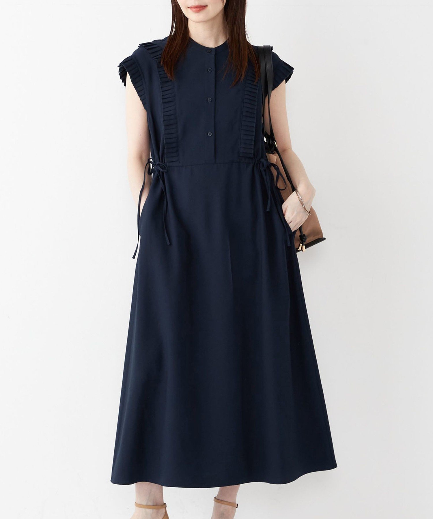 【シップス フォー ウィメン/SHIPS】のSHIPS Colors 手洗い可能 プリーツ デザイン シャツ ワンピース2 インテリア・キッズ・メンズ・レディースファッション・服の通販 founy(ファニー) 　ファッション　Fashion　レディースファッション　Fashion for Women　ワンピース　Dresses　シャツワンピース / 1枚で着映えコーデ　Shirt Dresses　カーディガン　Cardigan, Knitwear　今季　This Season, Current Season　ジャケット　Jacket, Outerwear　長袖　Long Sleeve, Full Sleeve　バランス　Balance, Style Balance　プリーツ　Pleats, Pleated　メンズ　Men's, Menswear　ヨーク　Yoke, Yoke Design　リラックス　Relax, Relaxed Fit　アウトレット　Outlet / Clearance　おすすめ　Recommended / Our Picks　エレガント 上品　Elegant　ビジネス 仕事 通勤　Business / Work / Commuting　2026年　2026　2026春夏・S/S　Spring/Summer 2026 SS26　ネイビー|ID: prp329100004950512 ipo3291000000037150381