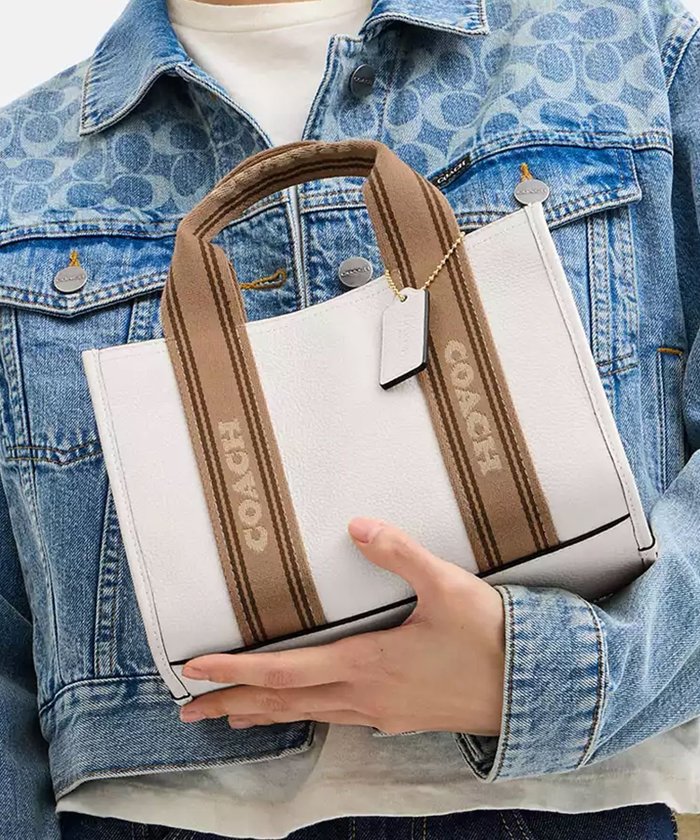 【コーチ/COACH】の【公式】スミス トート バッグ 24 インテリア・キッズ・メンズ・レディースファッション・服の通販 founy(ファウニー) https://founy.com/ ファッション Fashion レディースファッション Fashion for Women バッグ Bags アウトレット Outlet / Clearance シューズ Shoes, Footwear ポケット Pocket, Pocket Detail ラップ Wrap, Wrap Design 財布 Wallet, Purse |ID: prp329100004956760 ipo3291000000037375446