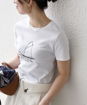 【シップス/SHIPS】の【SHIPS any別注】PETIT BATEAU ロゴ プリント コンパクト TEE 26SS 大人の最旬トレンドファッション＆コーディネート founy(ファウニー) ファッション Fashion レディースファッション Fashion for Women インナー Innerwear 洗える Machine Washable コンパクト Compact, Small Size 今季 This Season, Current Season ジャケット Jacket, Outerwear デニム Denim, Jeans Material トレンド Trend, Trending Now フランス France, French プリント Print, Printed Pattern 別注 Limited Edition, Custom Order 2026年 2026 2026春夏・S/S Spring/Summer 2026 SS26 |ID:prp329100004956789