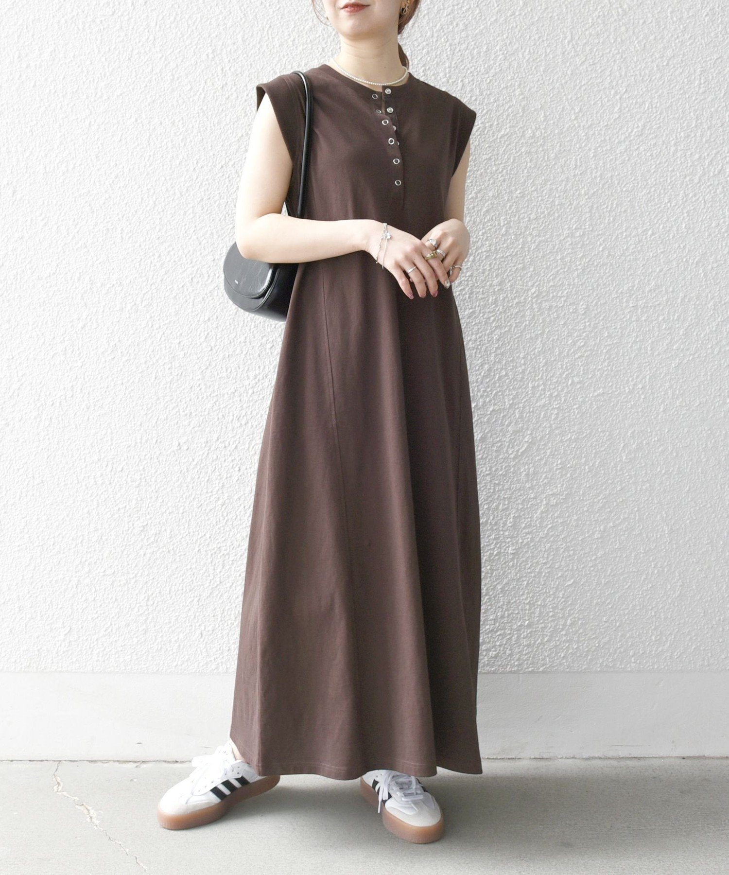 【シップス フォー ウィメン/SHIPS】のSHIPS any 洗濯機可能 USAコットン ヘンリーネック Aライン ワンピース インテリア・キッズ・メンズ・レディースファッション・服の通販 founy(ファニー) 　ファッション　Fashion　レディースファッション　Fashion for Women　ワンピース　Dresses　洗える　Machine Washable　抗菌　Antibacterial, Bacteria-Resistant　シューズ　Shoes, Footwear　スリーブ　Sleeve, Long Sleeve / Short Sleeve　デニム　Denim, Jeans Material　人気　Popular, Best Seller　フレンチ　French, French Style　ロング　Long, Long-Length　おすすめ　Recommended / Our Picks　旅行　Travel　2026年　2026　2026春夏・S/S　Spring/Summer 2026 SS26　ブラウン|ID: prp329100004956792 ipo3291000000037193816