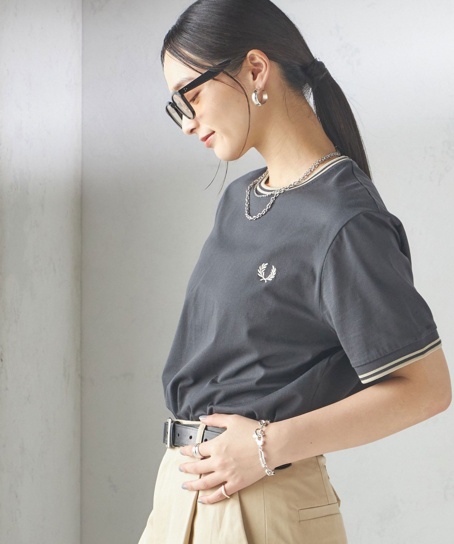 【シップス フォー ウィメン/SHIPS】のFRED PERRY M1588 TWIN TIPPED TEE インテリア・キッズ・メンズ・レディースファッション・服の通販 founy(ファニー) 　ファッション　Fashion　レディースファッション　Fashion for Women　ベスト　Vest, Waistcoat　ポロシャツ　Polo Shirt, Collared Tee　ロンドン　London Style, British Inspired　2026年　2026　2026春夏・S/S　Spring/Summer 2026 SS26　ダークグレー|ID: prp329100004956886 ipo3291000000037194556