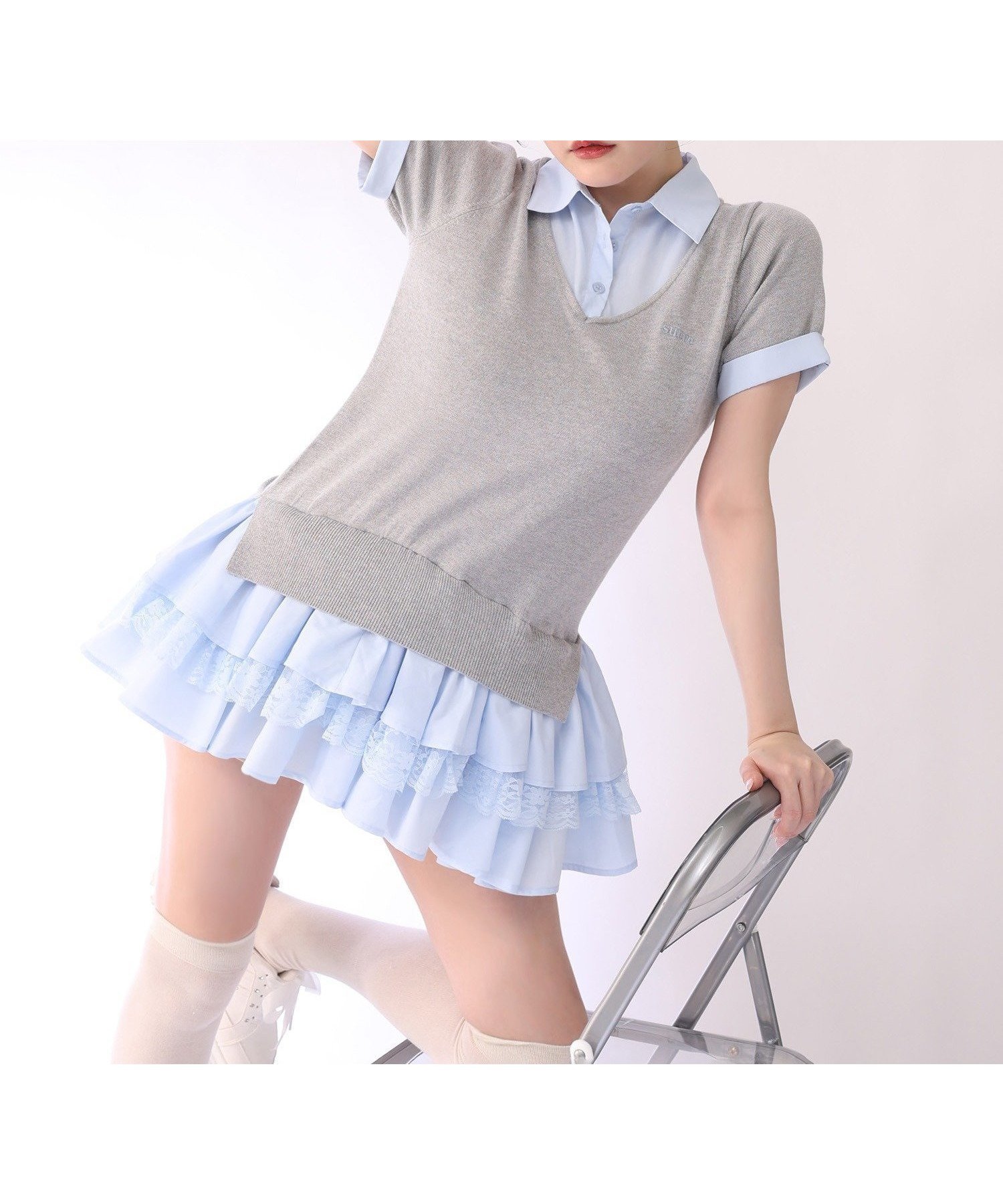 【ナイスクラップ/NICE CLAUP】のニットドッキング半袖シャツチュニック インテリア・キッズ・メンズ・レディースファッション・服の通販 founy(ファニー) 　ファッション　Fashion　レディースファッション　Fashion for Women　トップス・カットソー　Cut & Sew Tops　ニット　Knit Tops & Sweaters　シャツ・ブラウス・オフィスカジュアル　Elegant Blouses & Button-Ups　サンダル　Sandals, Summer Shoes　シャツワンピ　Shirt Dress, Shirt One-Piece　スニーカー　Sneakers, Trainers　ダウン　Down, Puffer　チュニック　Tunic, Long Top　ドッキング　Docking, Mixed Material　バランス　Balance, Style Balance　フリル　Frill, Ruffle　半袖　Short Sleeve, Half Sleeve　ミックス　Mix, Mixed Style　ミュール　Mule, Backless Shoes　再入荷　Restock / Back in Stock　おすすめ　Recommended / Our Picks　夏　Summer　グレー|ID: prp329100004957005 ipo3291000000037195396