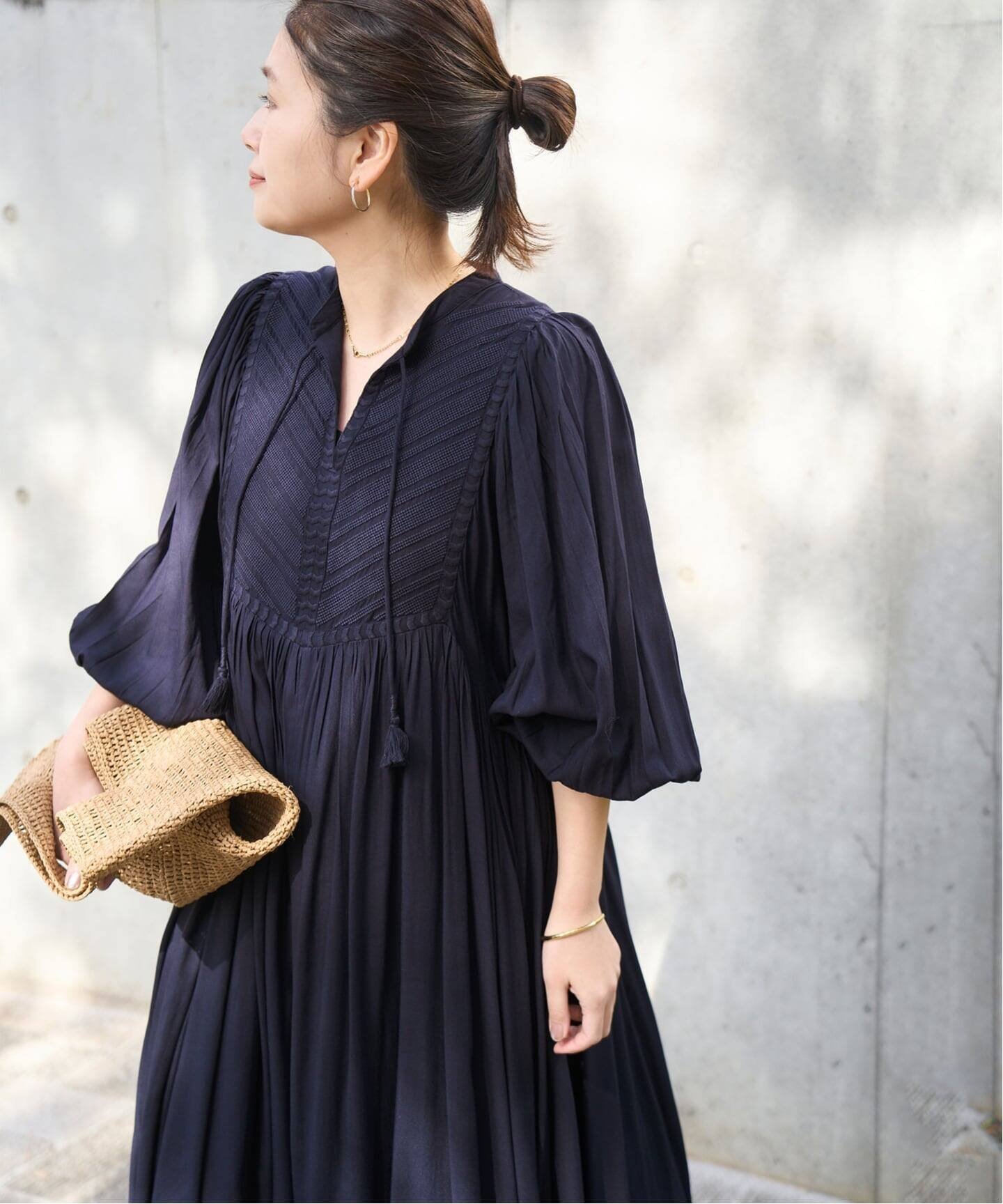 【ジャーナルスタンダード/JOURNAL STANDARD】のインディアクロスエンブロイダリーワンピース インテリア・キッズ・メンズ・レディースファッション・服の通販 founy(ファニー) 　ファッション　Fashion　レディースファッション　Fashion for Women　ワンピース　Dresses　エンブロイダリー　Embroidery Design　ギャザー　Gathered, Ruffled　スマート　Smart, Elegant　スリーブ　Sleeve, Long Sleeve / Short Sleeve　リラックス　Relax, Relaxed Fit　ネイビー|ID: prp329100004957079 ipo3291000000037195916