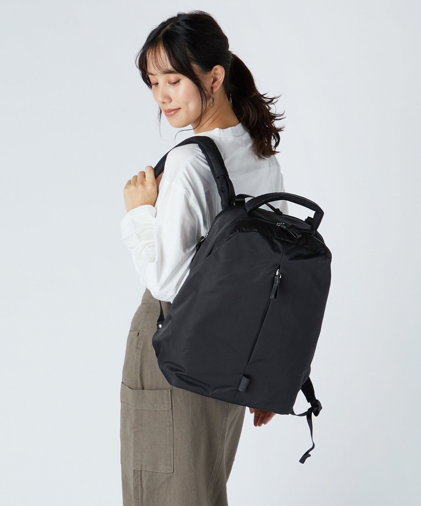 【その他のブランド/Other】の【TVドラマ衣装提供商品】WELLBAリュックサック Mサイズ【人間工学グッドプラクティス賞受賞】 人気、トレンドファッション・服の通販 founy(ファニー) 　ファッション　Fashion　レディースファッション　Fashion for Women　ショルダー　Shoulder, Shoulder Strap　シンプル　Simple, Minimal　スタイリッシュ　Stylish, Fashionable　スマート　Smart, Elegant　スリーブ　Sleeve, Long Sleeve / Short Sleeve　ダウン　Down, Puffer　ポケット　Pocket, Pocket Detail　メッシュ　Mesh, Net Fabric　リップ　Lip, Lip Motif　 other-1|ID: prp329100004957170 ipo3291000000037196596