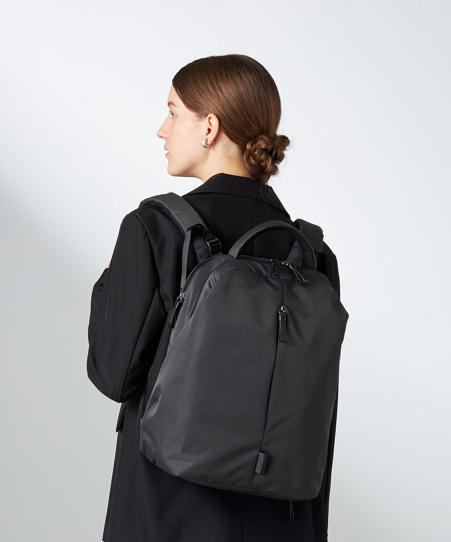 【その他のブランド/Other】の【TVドラマ衣装提供商品】WELLBAリュックサック Mサイズ【人間工学グッドプラクティス賞受賞】 インテリア・キッズ・メンズ・レディースファッション・服の通販 founy(ファニー) 　ファッション　Fashion　レディースファッション　Fashion for Women　ショルダー　Shoulder, Shoulder Strap　シンプル　Simple, Minimal　スタイリッシュ　Stylish, Fashionable　スマート　Smart, Elegant　スリーブ　Sleeve, Long Sleeve / Short Sleeve　ダウン　Down, Puffer　ポケット　Pocket, Pocket Detail　メッシュ　Mesh, Net Fabric　リップ　Lip, Lip Motif　11/GY|ID: prp329100004957170 ipo3291000000037196600