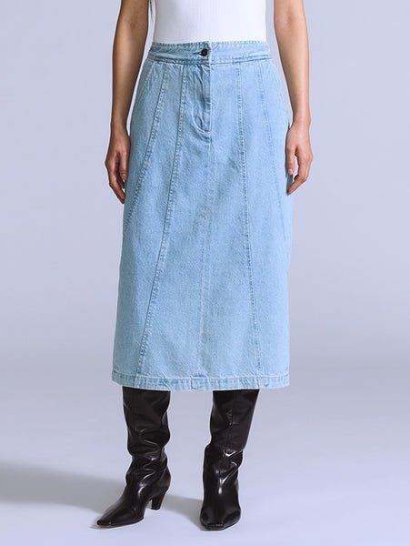 【リーバイス/Levis】のBLUETAB(TM) SEAMED スカート インテリア・キッズ・メンズ・レディースファッション・服の通販 founy(ファニー) 　ファッション　Fashion　レディースファッション　Fashion for Women　スカート　Skirts　コレクション　Collection, Seasonal Line　デニム　Denim, Jeans Material　プレミアム　Premium, High-End　モダン　Modern, Contemporary　ワーク　Workwear, Utility Style　夏　Summer　春　Spring　S/S・春夏　SS, Spring/Summer, Warm Season　Medium Indigo - Flat Finish|ID: prp329100004960339 ipo3291000000037217772