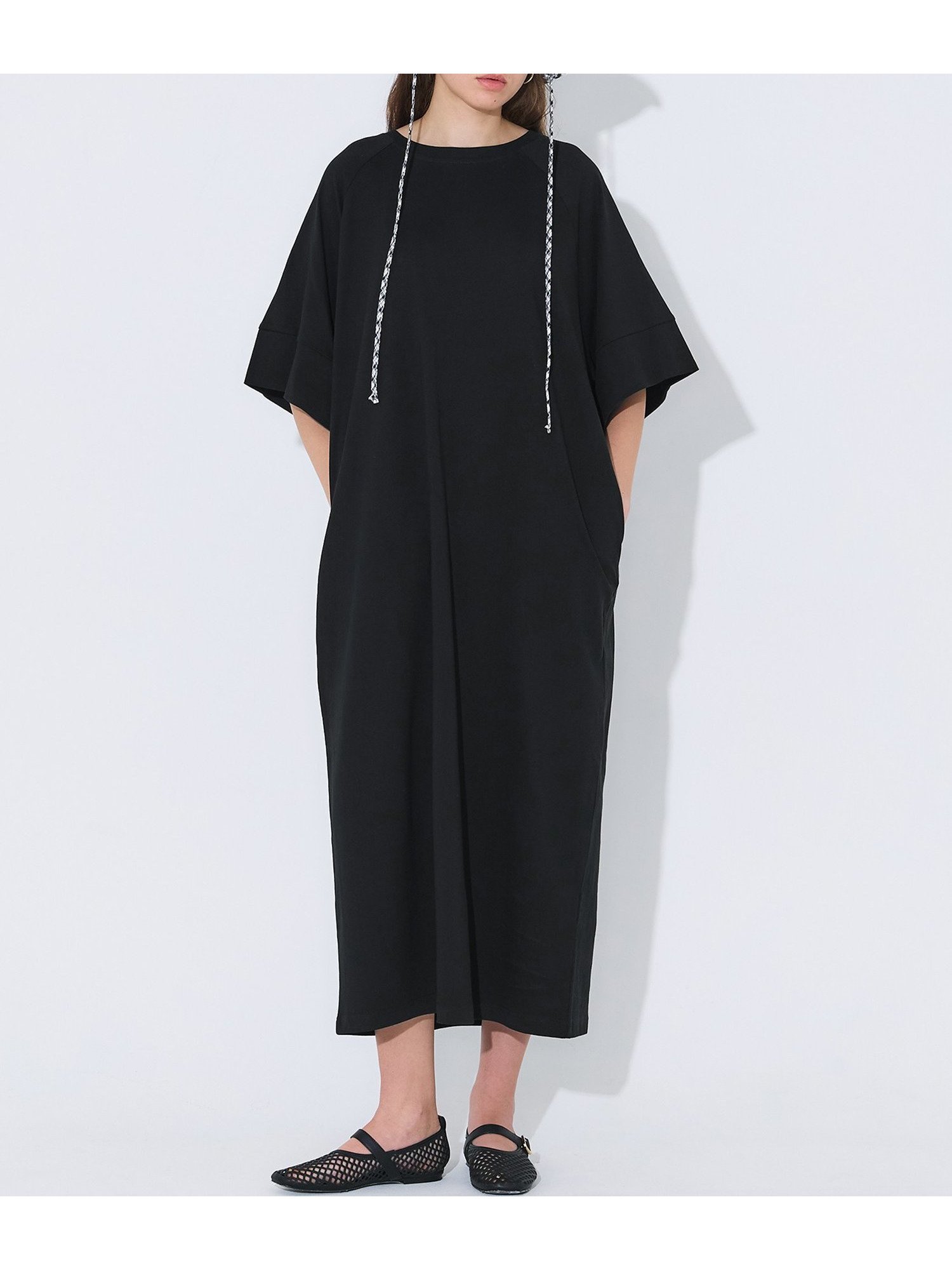 【コカ/COCA】の五分袖カットワンピース インテリア・キッズ・メンズ・レディースファッション・服の通販 founy(ファウニー) 　ファッション　Fashion　レディースファッション　Fashion for Women　ワンピース　Dresses　春　Spring　カットソー　Cut and Sewn Top　サンダル　Sandals, Summer Shoes　シンプル　Simple, Minimal　ストレッチ　Stretch, Stretchy Fabric　ストレート　Straight, Straight Cut　スニーカー　Sneakers, Trainers　バランス　Balance, Style Balance　ベーシック　Basic, Essential　ポケット　Pocket, Pocket Detail　半袖　Short Sleeve, Half Sleeve　無地　Plain, Solid Color　ロング　Long, Long-Length　楽ちん　Easy Fit, Comfortable　おすすめ　Recommended / Our Picks　夏　Summer　2026年　2026　2026春夏・S/S　Spring/Summer 2026 SS26　Black|ID: prp329100004960368 ipo3291000000037279888