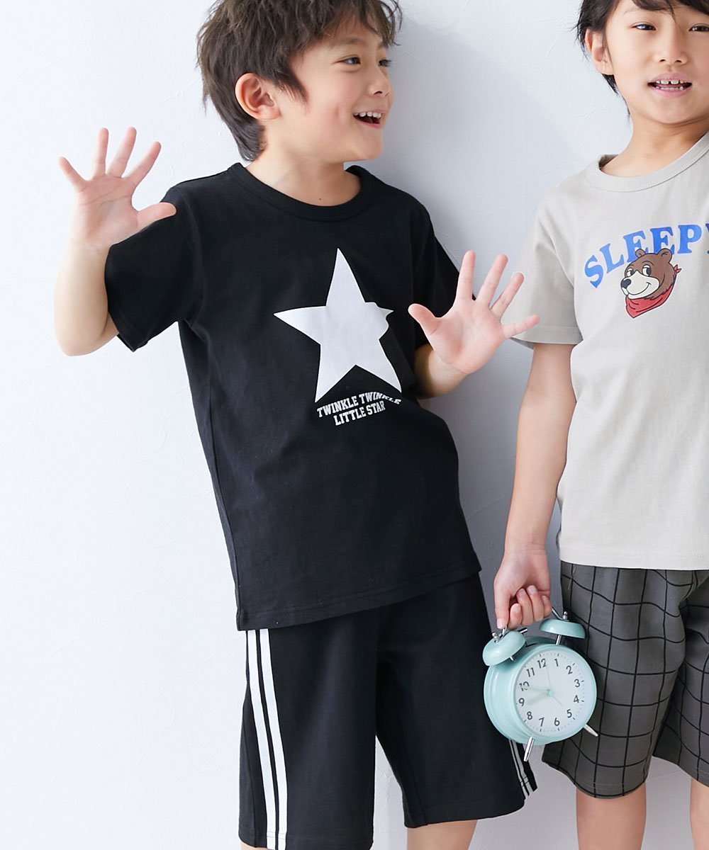 【デビロック/devirock / KIDS】の綿100% デビラボROOM ボーイズ半袖パジャマ 子供服 キッズ 男の子 パジャマ 26SS インテリア・キッズ・メンズ・レディースファッション・服の通販 founy(ファニー) 　ファッション　Fashion　キッズファッション　Fashion for Kids　パジャマ　Pajamas, Sleepwear　ボーイズ　Boyish, Boy Style　半袖　Short Sleeve, Half Sleeve　おすすめ　Recommended / Our Picks　お家時間・ステイホーム　Stay Home / At Home　旅行　Travel　2026年　2026　2026春夏・S/S　Spring/Summer 2026 SS26　005-スター-ブラック|ID: prp329100004960736 ipo3291000000037219979