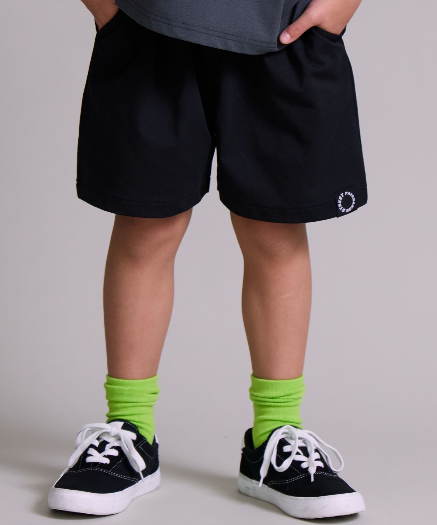 【ペアマノン/pairmanon / KIDS】の【マルチファンクション】吸水速乾 カラーショートパンツ【PAIRMANON STREET】 インテリア・キッズ・メンズ・レディースファッション・服の通販 founy(ファニー) 　ファッション　Fashion　キッズファッション　Fashion for Kids　ボトムス　Bottoms　吸水　Absorbent, Quick-Dry　ショート　Short, Short Length　シンプル　Simple, Minimal　ストレッチ　Stretch, Stretchy Fabric　セットアップ　Set-Up, Coordinated Outfit　定番　Standard, Basic Item　おすすめ　Recommended / Our Picks　ブラック09|ID: prp329100004960873 ipo3291000000037220652