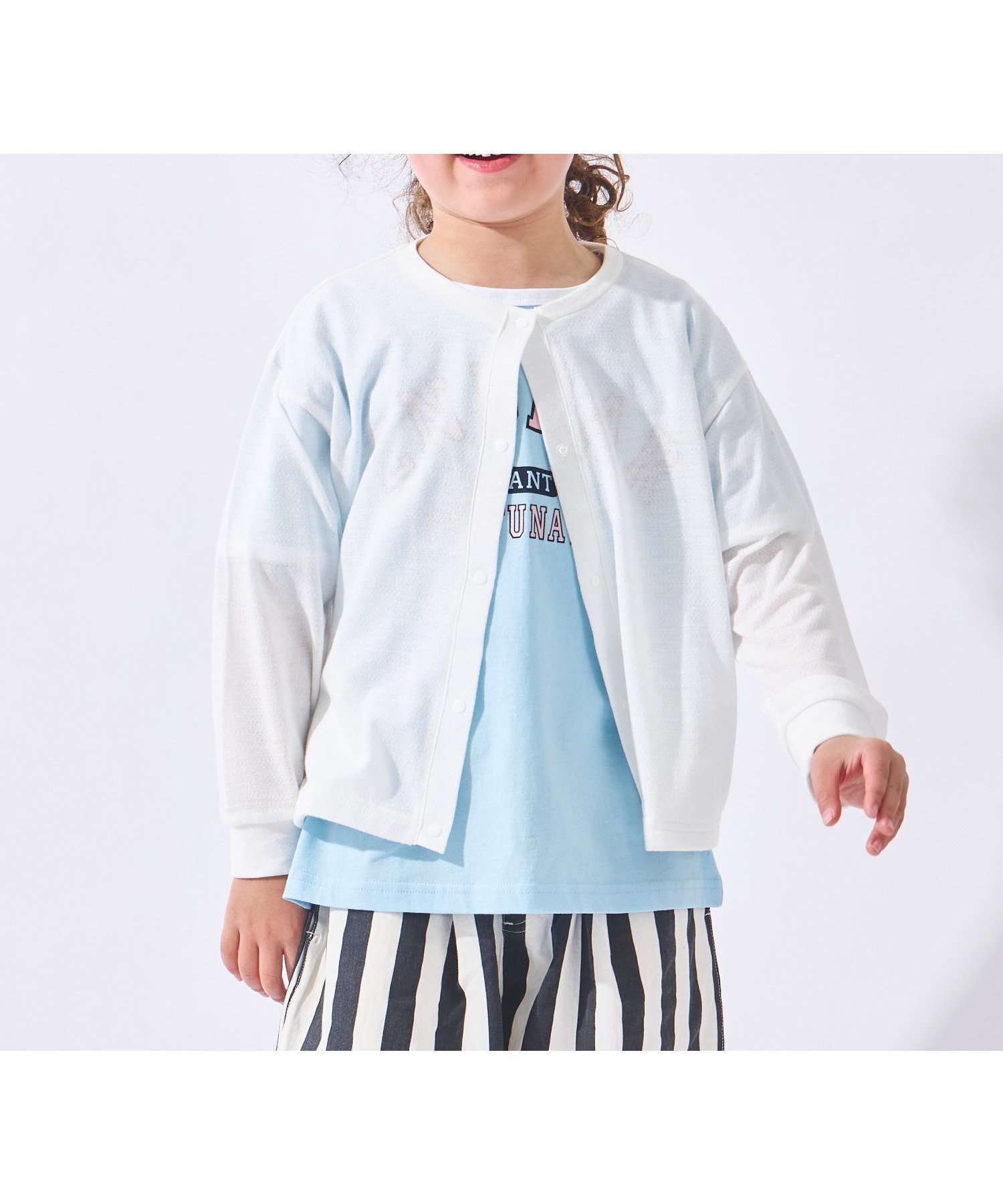 【エバ―クローゼット/ever closet / KIDS】のカーディガン 長袖 上着 羽織 アウター 薄手 女の子 男の子 子供 子供服 インテリア・キッズ・メンズ・レディースファッション・服の通販 founy(ファウニー) 　ファッション　Fashion　キッズファッション　Fashion for Kids　アウター　Coat Outerwear /Kids　春　Spring　カーディガン　Cardigan, Knitwear　軽量　Lightweight, Ultra Light　シンプル　Simple, Minimal　トレンド　Trend, Trending Now　長袖　Long Sleeve, Full Sleeve　ポケット　Pocket, Pocket Detail　羽織　Haori, Light Jacket　S/S・春夏　SS, Spring/Summer, Warm Season　再入荷　Restock / Back in Stock　夏　Summer　ホワイト|ID: prp329100004960982 ipo3291000000037385873
