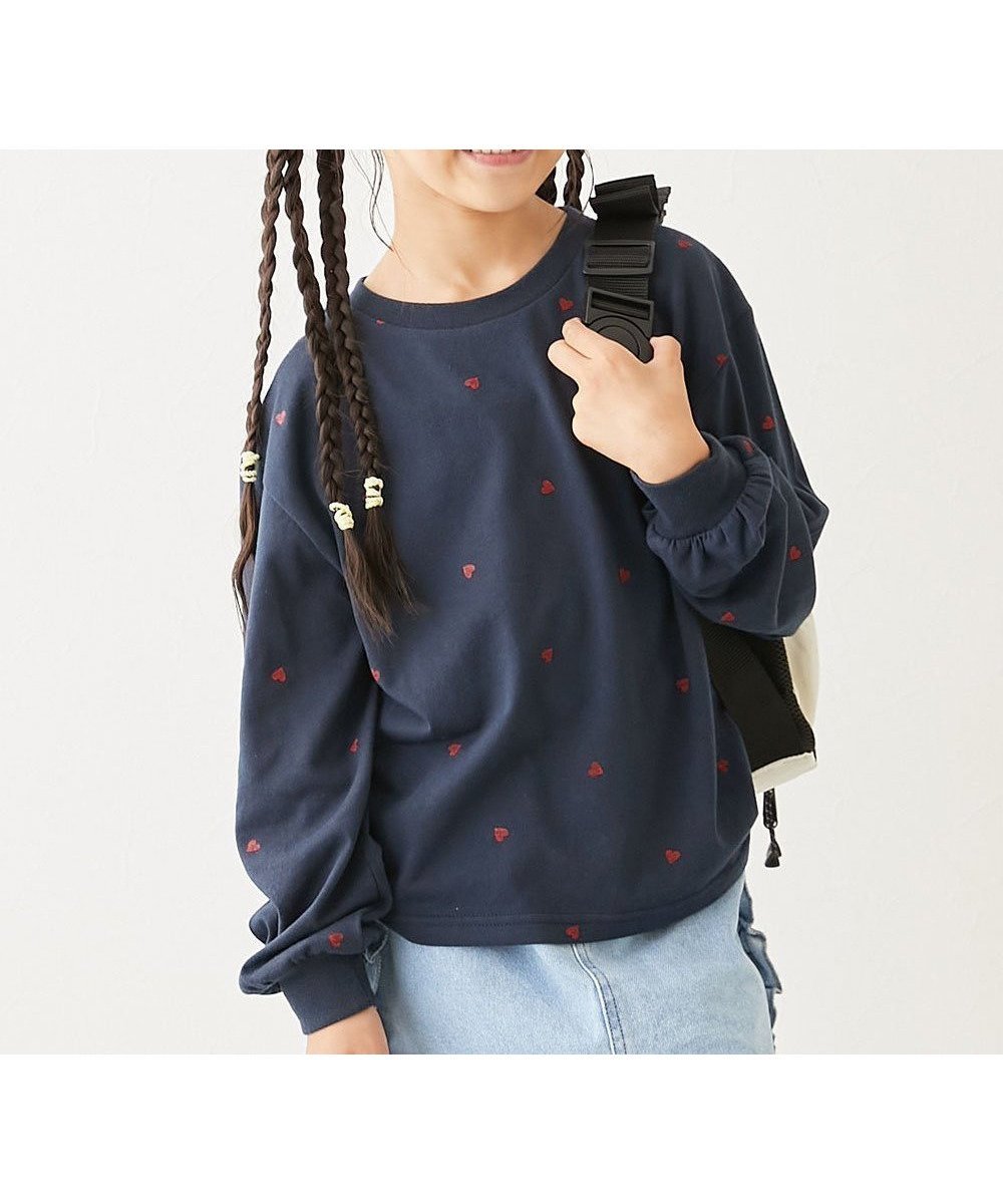 【デビロック/devirock / KIDS】のハート総柄 長袖Tシャツ 子供服 キッズ 女の子 ロンT 26SS インテリア・キッズ・メンズ・レディースファッション・服の通販 founy(ファニー) 　ファッション　Fashion　キッズファッション　Fashion for Kids　デニム　Denim, Jeans Material　トレンド　Trend, Trending Now　長袖　Long Sleeve, Full Sleeve　プリント　Print, Printed Pattern　ワイド　Wide, Wide Fit　おすすめ　Recommended / Our Picks　2026年　2026　2026春夏・S/S　Spring/Summer 2026 SS26　005-ネイビー|ID: prp329100004961469 ipo3291000000037223647