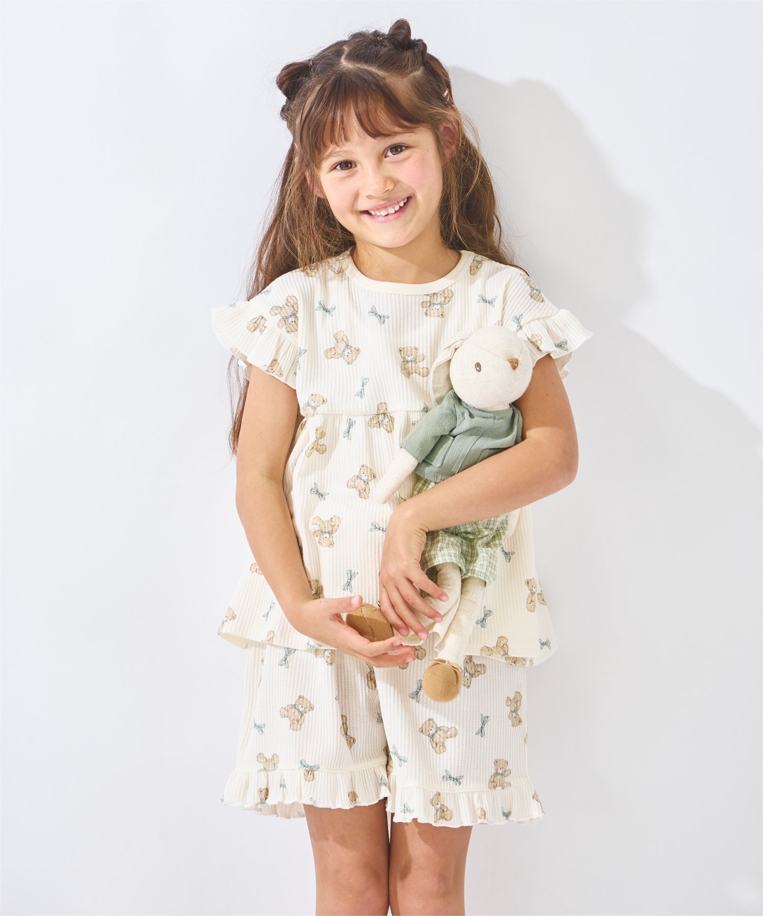 【その他のブランド/Other】のワッフル パジャマ ルームウェア 半袖 上下セット 春夏 女の子 子供 子供服 人気、トレンドファッション・服の通販 founy(ファニー) 　ファッション　Fashion　キッズファッション　Fashion for Kids　春　Spring　トレンド　Trend, Trending Now　パジャマ　Pajamas, Sleepwear　フリル　Frill, Ruffle　ボトム　Bottoms, Lower Wear　半袖　Short Sleeve, Half Sleeve　ラベンダー　Lavender　リボン　Ribbon, Bow　リラックス　Relax, Relaxed Fit　ワッフル　Waffle, Waffle Knit　S/S・春夏　SS, Spring/Summer, Warm Season　再入荷　Restock / Back in Stock　おすすめ　Recommended / Our Picks　お家時間・ステイホーム　Stay Home / At Home　夏　Summer　 other-1|ID: prp329100004961723 ipo3291000000037224946