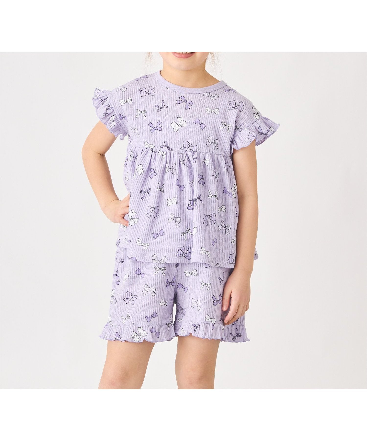 【その他のブランド/Other】のワッフル パジャマ ルームウェア 半袖 上下セット 春夏 女の子 子供 子供服 インテリア・キッズ・メンズ・レディースファッション・服の通販 founy(ファニー) 　ファッション　Fashion　キッズファッション　Fashion for Kids　春　Spring　トレンド　Trend, Trending Now　パジャマ　Pajamas, Sleepwear　フリル　Frill, Ruffle　ボトム　Bottoms, Lower Wear　半袖　Short Sleeve, Half Sleeve　ラベンダー　Lavender　リボン　Ribbon, Bow　リラックス　Relax, Relaxed Fit　ワッフル　Waffle, Waffle Knit　S/S・春夏　SS, Spring/Summer, Warm Season　再入荷　Restock / Back in Stock　おすすめ　Recommended / Our Picks　お家時間・ステイホーム　Stay Home / At Home　夏　Summer　ラベンダーリボン|ID: prp329100004961723 ipo3291000000037224960