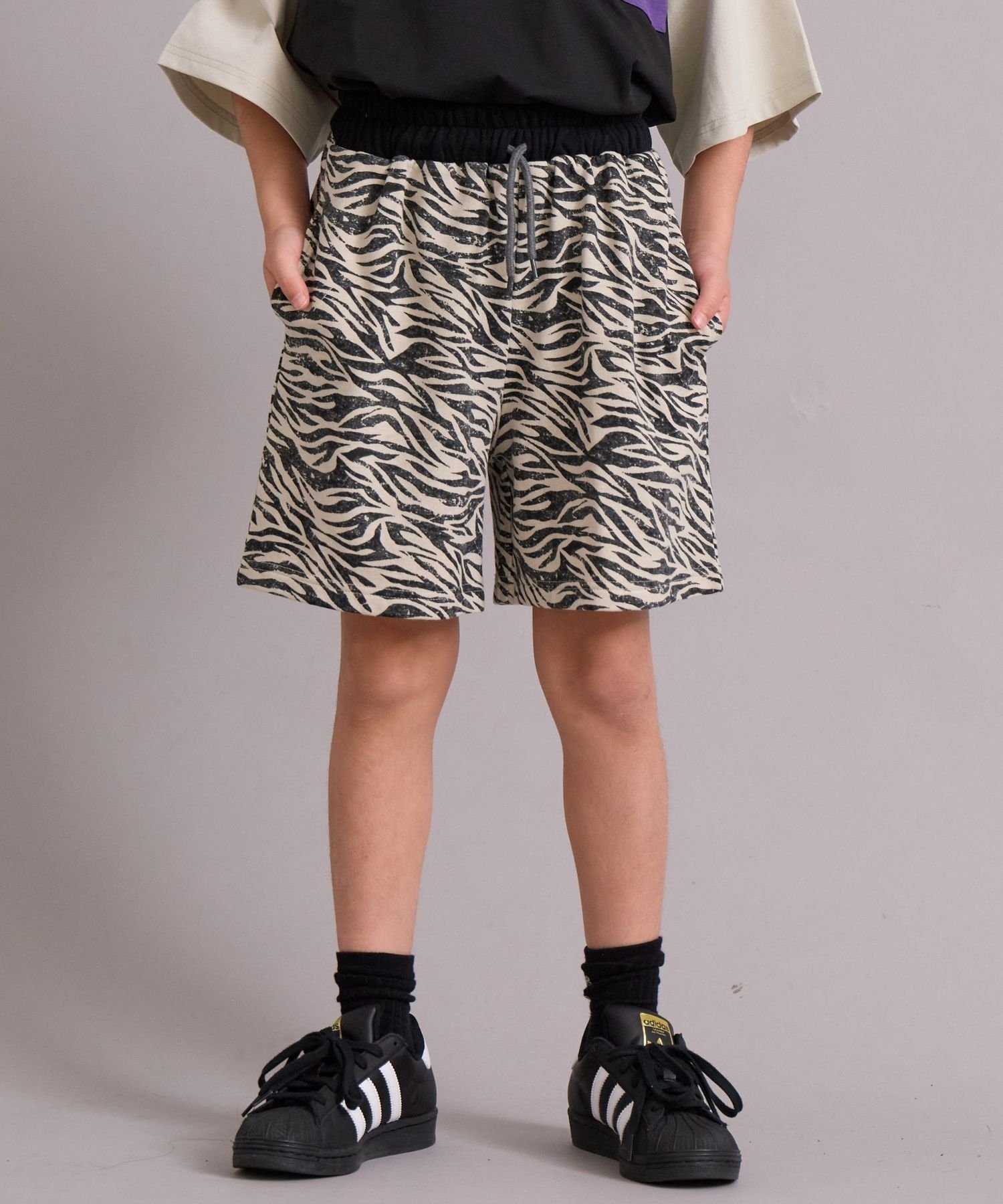 【ペアマノン/pairmanon / KIDS】の裏毛 総柄 ストリートショートパンツ【PAIRMANON STREET】 インテリア・キッズ・メンズ・レディースファッション・服の通販 founy(ファニー) 　ファッション　Fashion　キッズファッション　Fashion for Kids　ボトムス　Bottoms　トレンド　Trend, Trending Now　定番　Standard, Basic Item　ベーシック　Basic, Essential　ポケット　Pocket, Pocket Detail　ロング　Long, Long-Length　おすすめ　Recommended / Our Picks　夏　Summer　ベージュゼブラ42|ID: prp329100004961827 ipo3291000000037225515