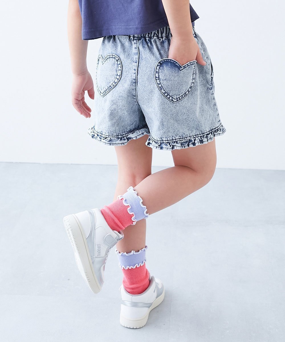 【デビロック/devirock / KIDS】のハートポケット 裾フリル ライトオンスデニム ショートパンツ 子供服 キッズ 26SS インテリア・キッズ・メンズ・レディースファッション・服の通販 founy(ファニー) 　ファッション　Fashion　キッズファッション　Fashion for Kids　ボトムス　Bottoms　ショート　Short, Short Length　デニム　Denim, Jeans Material　バランス　Balance, Style Balance　フリル　Frill, Ruffle　プリント　Print, Printed Pattern　ポケット　Pocket, Pocket Detail　夏　Summer　2026年　2026　2026春夏・S/S　Spring/Summer 2026 SS26　001-ケミカルサックス|ID: prp329100004962002 ipo3291000000037226577
