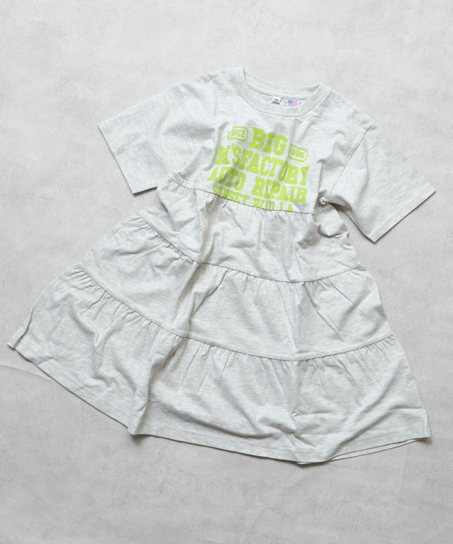 【その他のブランド/Other】のCOTTON from U.S.A ティアードハンソデワンピース インテリア・キッズ・メンズ・レディースファッション・服の通販 founy(ファニー) 　ファッション　Fashion　キッズファッション　Fashion for Kids　ワンピース　Dresses　なめらか　Smooth, Silky Texture　サンダル　Sandals, Summer Shoes　ショート　Short, Short Length　スニーカー　Sneakers, Trainers　ティアード　Tiered, Tiered Style　ティアードワンピース　Tiered Dress, Flared Dress　プリント　Print, Printed Pattern　リラックス　Relax, Relaxed Fit　レギンス　Leggings, Stretch Pants　ロング　Long, Long-Length　切替　Switching, Contrast Panel　半袖　Short Sleeve, Half Sleeve　オフホワイト杢|ID: prp329100004962074 ipo3291000000037226940