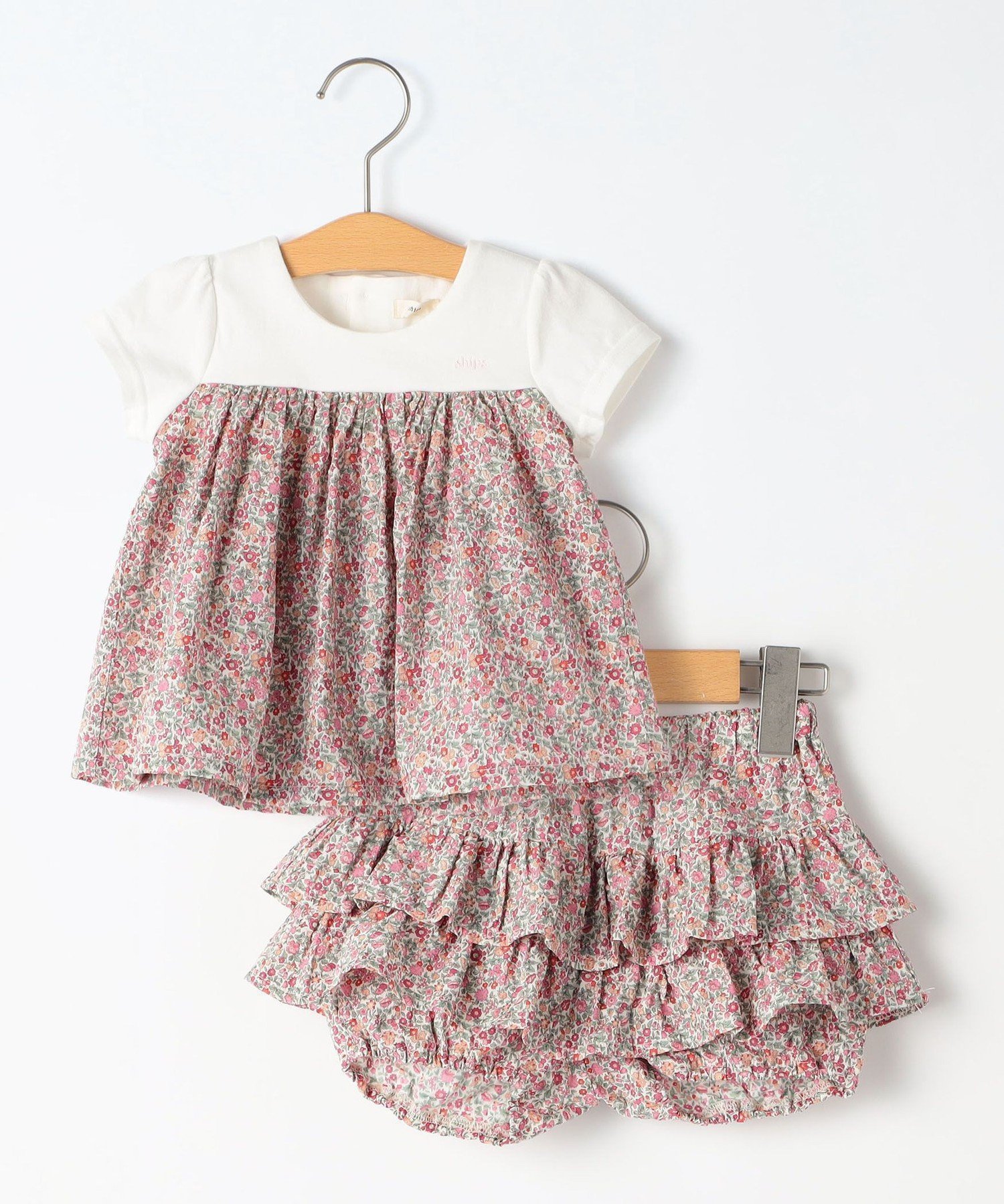 【シップス/SHIPS / KIDS】のSHIPS KIDS 70~80cm / フラワー セット ロンパース 人気、トレンドファッション・服の通販 founy(ファニー) 　ファッション　Fashion　キッズファッション　Fashion for Kids　ギャザー　Gathered, Ruffled　セパレート　Separate, Two-Piece　フラワー　Flower, Floral　フリル　Frill, Ruffle　プリント　Print, Printed Pattern　ベビー　Baby, Babywear　ロンパース　Romper, Jumpsuit　おすすめ　Recommended / Our Picks　ギフト プレゼント　Gift / Present　 other-1|ID: prp329100004962134 ipo3291000000037227270