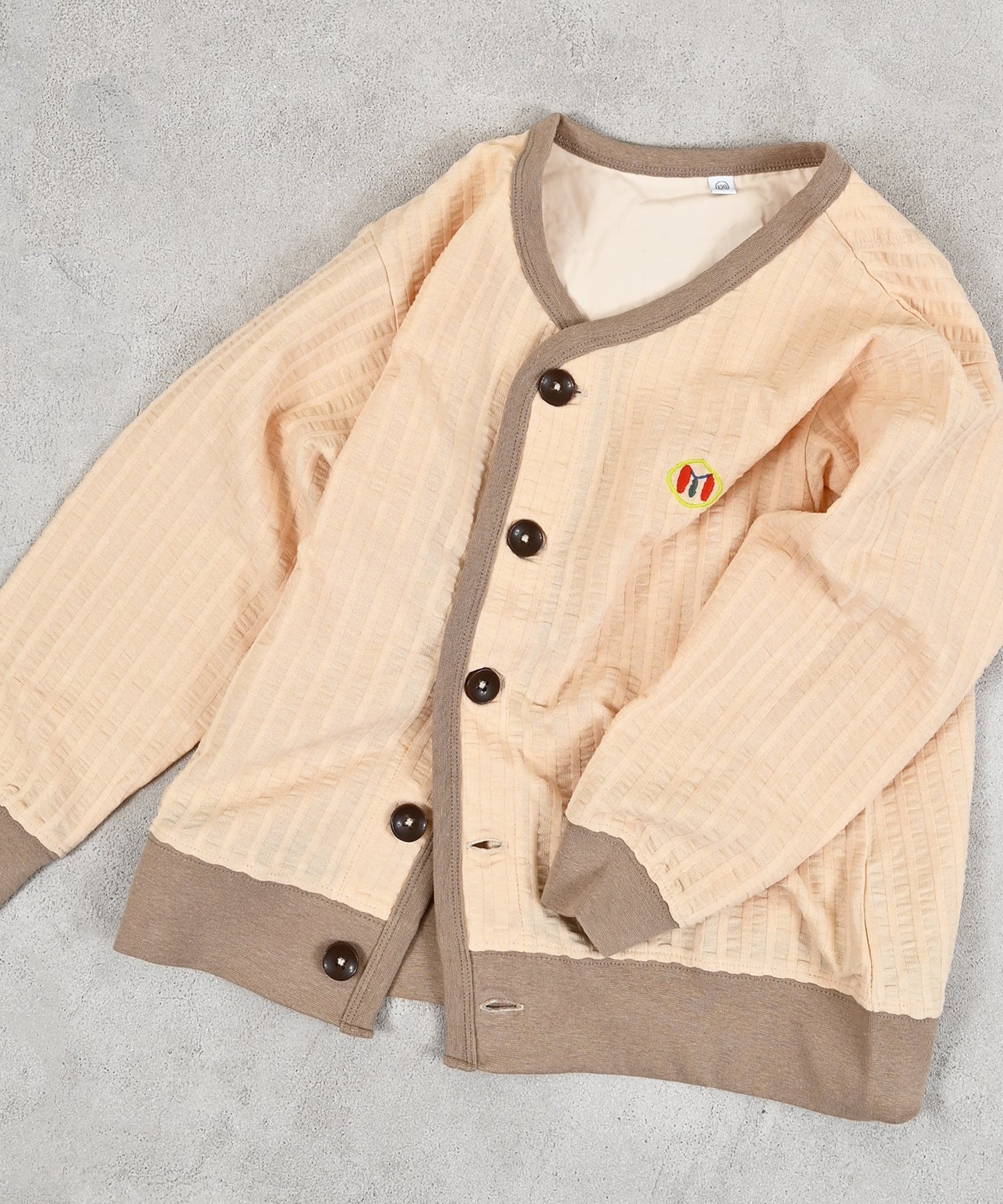 【その他のブランド/Other】のニットサッカーカーディガン インテリア・キッズ・メンズ・レディースファッション・服の通販 founy(ファニー) 　ファッション　Fashion　キッズファッション　Fashion for Kids　カーディガン　Cardigan, Knitwear　サッカー　Seersucker, Summer Fabric　シンプル　Simple, Minimal　デニム　Denim, Jeans Material　パイピング　Piping, Trim Design　ワンポイント　One Point, Statement Accent　クリーム|ID: prp329100004962202 ipo3291000000037227680