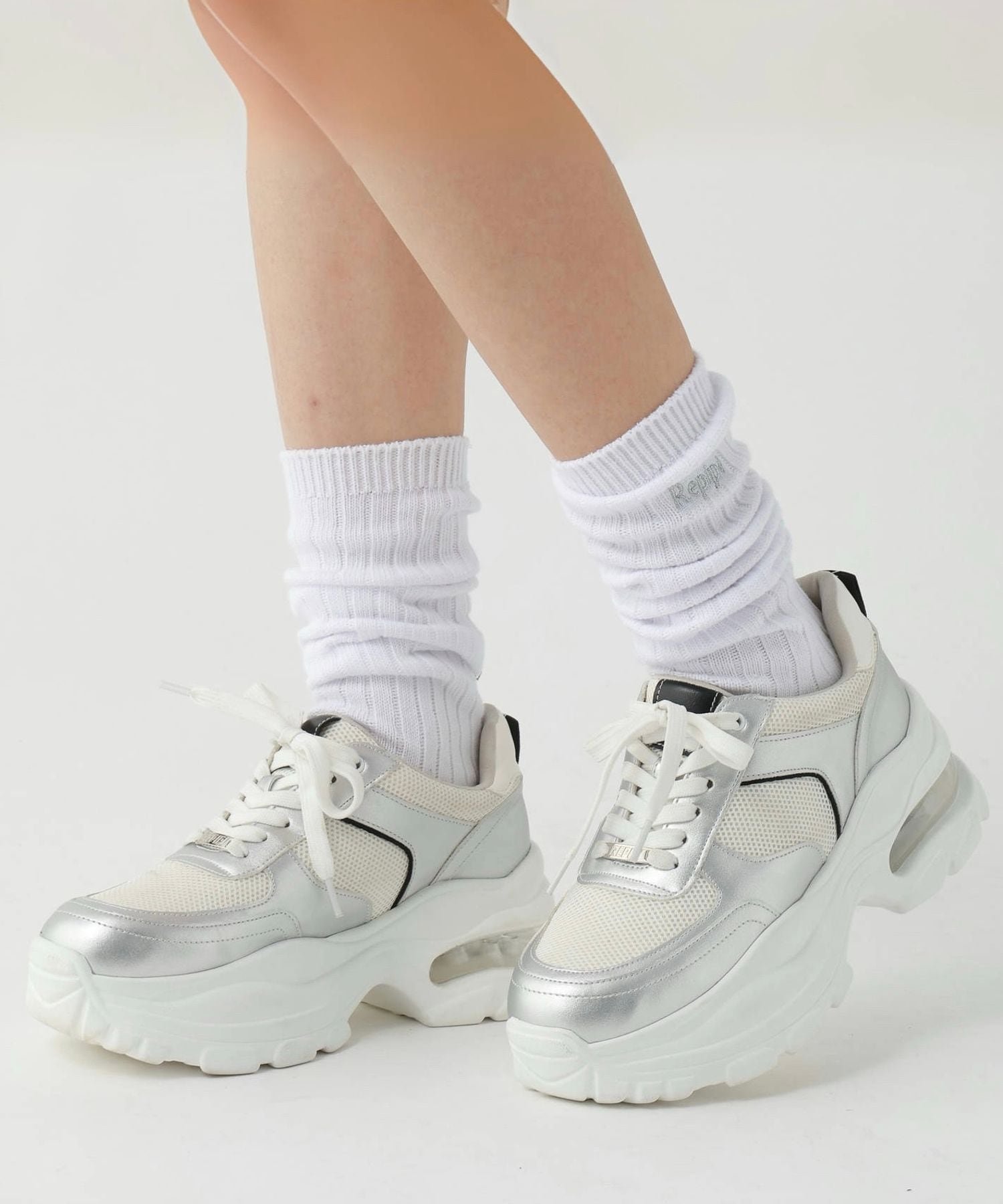 【レピピアルマリオ/repipi armario / KIDS】のクリアソールダッドスニーカー インテリア・キッズ・メンズ・レディースファッション・服の通販 founy(ファニー) 　ファッション　Fashion　キッズファッション　Fashion for Kids　スニーカー　Sneakers, Trainers　デニム　Denim, Jeans Material　トレンド　Trend, Trending Now　フリル　Frill, Ruffle　フレア　Flare, Flared　フロント　Front, Front Design　プリーツ　Pleats, Pleated　プレート　Plate, Dish　厚底　Platform Shoes　シルバー10|ID: prp329100004962227 ipo3291000000037227840