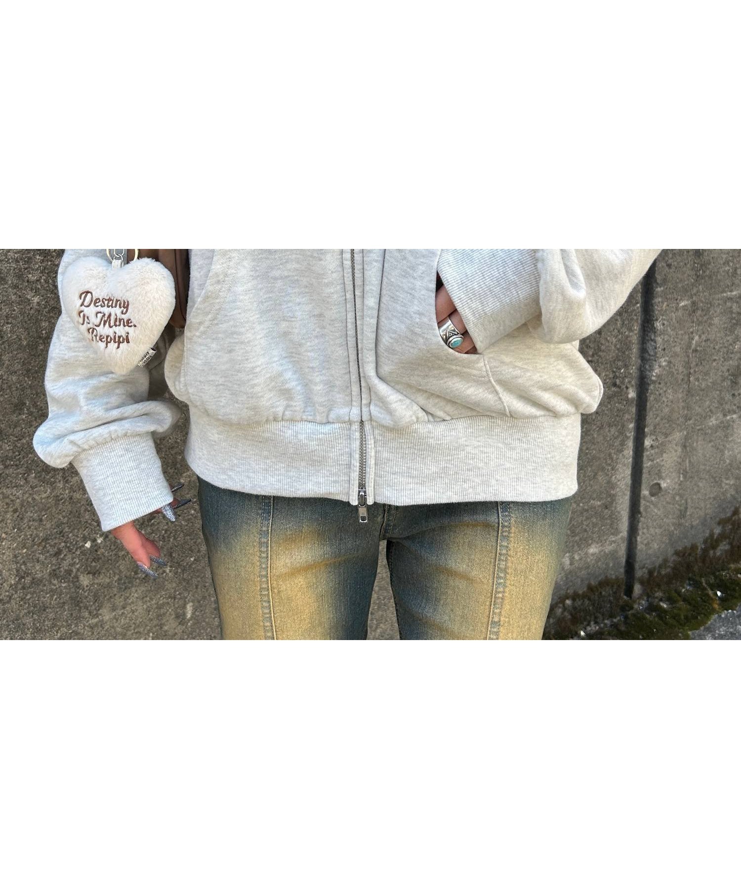 【レピピアルマリオ/repipi armario / KIDS】のワッペンルーズZIPパーカー インテリア・キッズ・メンズ・レディースファッション・服の通販 founy(ファニー) 　ファッション　Fashion　キッズファッション　Fashion for Kids　おすすめ　Recommended / Our Picks　インナー　Innerwear　カーゴパンツ　Cargo Pants, Utility Pants　スウェット / スエット　Sweatshirt, Sweatwear　チェック　Check, Plaid, Tartan　デニム　Denim, Jeans Material　パーカー　Hoodie, Parka　フロント　Front, Front Design　ボトム　Bottoms, Lower Wear　ルーズ　Loose, Oversized　ロング　Long, Long-Length　グレー15|ID: prp329100004962384 ipo3291000000037228643