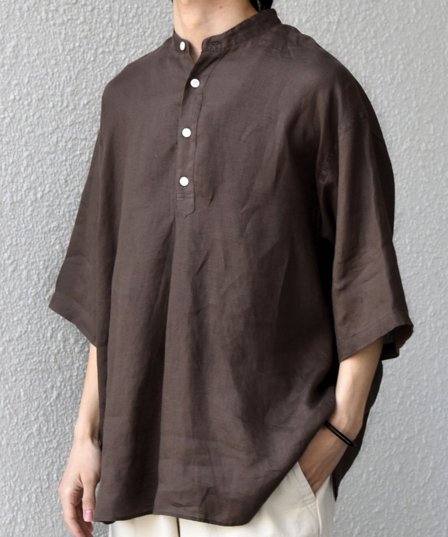 【シップス/SHIPS / MEN】のSHIPS any 洗濯機可能 ピュアリネン バンド スキッパー ハーフスリーブ プルオーバー シャツ 26SS インテリア・キッズ・メンズ・レディースファッション・服の通販 founy(ファニー) 　ファッション　Fashion　メンズファッション　Fashion for Men　トップス・カットソー　Cut & Sew Tops　メンズシャツ　Shirts　サンダル　Sandals, Summer Shoes　ショーツ　Shorts, Short Pants　スキッパー　Skipper, Open Collar　スラックス　Slacks, Dress Pants　スリーブ　Sleeve, Long Sleeve / Short Sleeve　定番　Standard, Basic Item　人気　Popular, Best Seller　ハーフ　Half, Half-Length　フィット　Fit, Slim Fit　フロント　Front, Front Design　リネン　Linen, Linen Fabric　リラックス　Relax, Relaxed Fit　ルーズ　Loose, Oversized　おすすめ　Recommended / Our Picks　夏　Summer　2026年　2026　2026春夏・S/S　Spring/Summer 2026 SS26　ブラウン|ID: prp329100004962514 ipo3291000000037229386