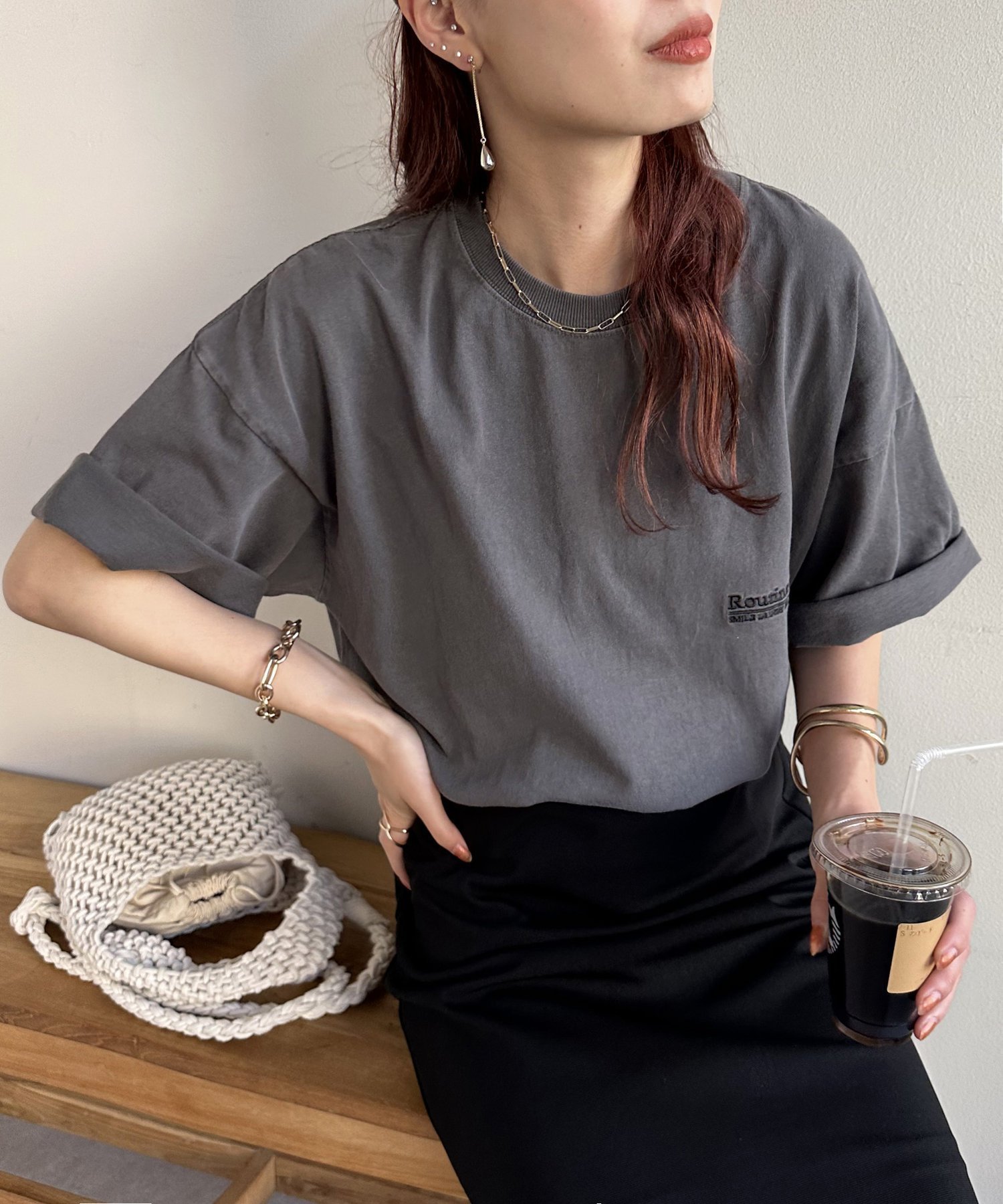 【ディスコート/Discoat】の【ユニセックス】《WEB限定》ピグメントワンポイント刺繍Tシャツ インテリア・キッズ・メンズ・レディースファッション・服の通販 founy(ファニー) 　ファッション　Fashion　レディースファッション　Fashion for Women　トップス・カットソー　Cut & Sew Tops　シャツ・ブラウス・オフィスカジュアル　Elegant Blouses & Button-Ups　ロングTシャツ・Tシャツ　Longline T-Shirts & Tees　おすすめ　Recommended / Our Picks　ヴィンテージ　Vintage Style　チャコールグレー|ID: prp329100004962742 ipo3291000000037230473
