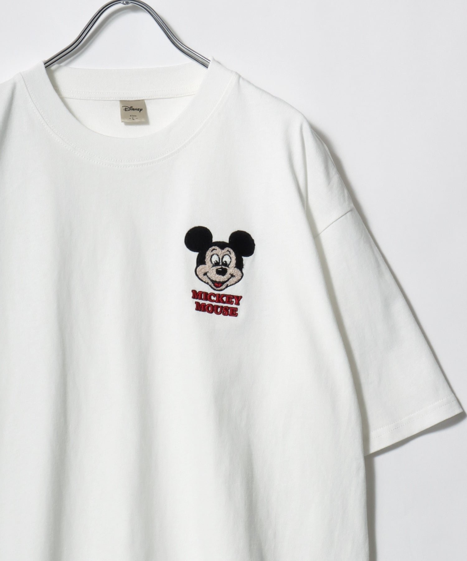 【マルカワ/MARUKAWA】のDisney ディズニー ミッキー ベイマックス トイ・ストーリー ズートピア 101匹わんちゃん リロアンドスティッチ Tシャツ メンズ キャラクター ワンポイント サガラ刺繍 半袖 ティーシャツ ユニセックス レディース インテリア・キッズ・メンズ・レディースファッション・服の通販 founy(ファニー) 　ファッション　Fashion　レディースファッション　Fashion for Women　トップス・カットソー　Cut & Sew Tops　シャツ・ブラウス・オフィスカジュアル　Elegant Blouses & Button-Ups　ロングTシャツ・Tシャツ　Longline T-Shirts & Tees　インナー　Innerwear　カリフォルニア　California, Cali Style　カーゴパンツ　Cargo Pants, Utility Pants　カーディガン　Cardigan, Knitwear　キャップ　Cap, Baseball Cap　キャラクター　Character, Licensed Characters　サロペット　Overalls, Salopette　シアー　Sheer, See-Through　シフォン　Chiffon, Lightweight Fabric　ショルダー　Shoulder, Shoulder Strap　ジャケット　Jacket, Outerwear　ジーンズ　Jeans, Denim Pants　スニーカー　Sneakers, Trainers　スポーツ　Sports, Activewear　ダメージ　Distressed, Destroyed　チュール　Tulip, Tulip Motif　ツイード　Twill, Twill Weave　デニム　Denim, Jeans Material　トレンド　Trend, Trending Now　定番　Standard, Basic Item　パーカー　Hoodie, Parka　ビッグ　Big, Oversized　ビンテージ　Vintage, Retro Style　ブルゾン　Blouson, Bomber Jacket　プリント　Print, Printed Pattern　ホワイト|ID: prp329100004962746 ipo3291000000037230501