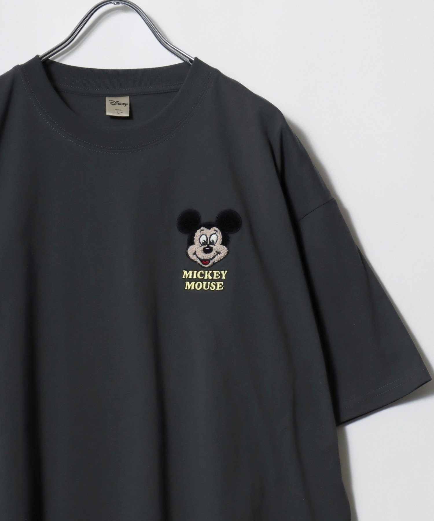 【マルカワ/MARUKAWA】のDisney ディズニー ミッキー ベイマックス トイ・ストーリー ズートピア 101匹わんちゃん リロアンドスティッチ Tシャツ メンズ キャラクター ワンポイント サガラ刺繍 半袖 ティーシャツ ユニセックス レディース インテリア・キッズ・メンズ・レディースファッション・服の通販 founy(ファニー) 　ファッション　Fashion　レディースファッション　Fashion for Women　トップス・カットソー　Cut & Sew Tops　シャツ・ブラウス・オフィスカジュアル　Elegant Blouses & Button-Ups　ロングTシャツ・Tシャツ　Longline T-Shirts & Tees　インナー　Innerwear　カリフォルニア　California, Cali Style　カーゴパンツ　Cargo Pants, Utility Pants　カーディガン　Cardigan, Knitwear　キャップ　Cap, Baseball Cap　キャラクター　Character, Licensed Characters　サロペット　Overalls, Salopette　シアー　Sheer, See-Through　シフォン　Chiffon, Lightweight Fabric　ショルダー　Shoulder, Shoulder Strap　ジャケット　Jacket, Outerwear　ジーンズ　Jeans, Denim Pants　スニーカー　Sneakers, Trainers　スポーツ　Sports, Activewear　ダメージ　Distressed, Destroyed　チュール　Tulip, Tulip Motif　ツイード　Twill, Twill Weave　デニム　Denim, Jeans Material　トレンド　Trend, Trending Now　定番　Standard, Basic Item　パーカー　Hoodie, Parka　ビッグ　Big, Oversized　ビンテージ　Vintage, Retro Style　ブルゾン　Blouson, Bomber Jacket　プリント　Print, Printed Pattern　スミクロ|ID: prp329100004962746 ipo3291000000037230502