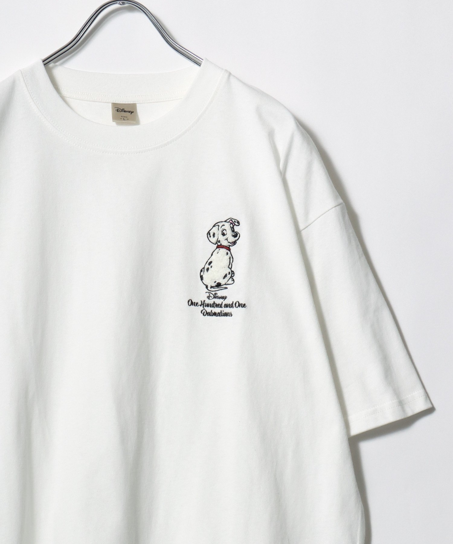 【マルカワ/MARUKAWA】のDisney ディズニー ミッキー ベイマックス トイ・ストーリー ズートピア 101匹わんちゃん リロアンドスティッチ Tシャツ メンズ キャラクター ワンポイント サガラ刺繍 半袖 ティーシャツ ユニセックス レディース インテリア・キッズ・メンズ・レディースファッション・服の通販 founy(ファニー) 　ファッション　Fashion　レディースファッション　Fashion for Women　トップス・カットソー　Cut & Sew Tops　シャツ・ブラウス・オフィスカジュアル　Elegant Blouses & Button-Ups　ロングTシャツ・Tシャツ　Longline T-Shirts & Tees　インナー　Innerwear　カリフォルニア　California, Cali Style　カーゴパンツ　Cargo Pants, Utility Pants　カーディガン　Cardigan, Knitwear　キャップ　Cap, Baseball Cap　キャラクター　Character, Licensed Characters　サロペット　Overalls, Salopette　シアー　Sheer, See-Through　シフォン　Chiffon, Lightweight Fabric　ショルダー　Shoulder, Shoulder Strap　ジャケット　Jacket, Outerwear　ジーンズ　Jeans, Denim Pants　スニーカー　Sneakers, Trainers　スポーツ　Sports, Activewear　ダメージ　Distressed, Destroyed　チュール　Tulip, Tulip Motif　ツイード　Twill, Twill Weave　デニム　Denim, Jeans Material　トレンド　Trend, Trending Now　定番　Standard, Basic Item　パーカー　Hoodie, Parka　ビッグ　Big, Oversized　ビンテージ　Vintage, Retro Style　ブルゾン　Blouson, Bomber Jacket　プリント　Print, Printed Pattern　ホワイト系その他|ID: prp329100004962746 ipo3291000000037230505