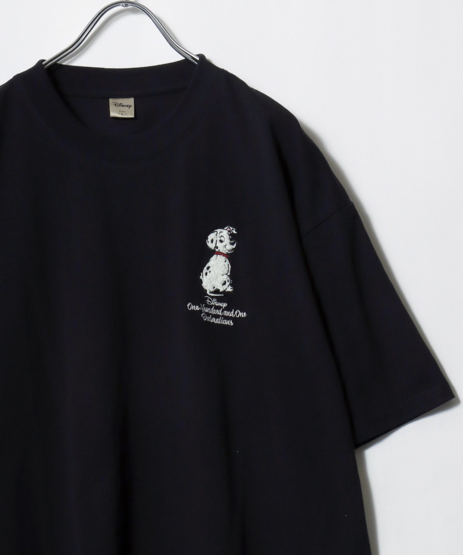 【マルカワ/MARUKAWA】のDisney ディズニー ミッキー ベイマックス トイ・ストーリー ズートピア 101匹わんちゃん リロアンドスティッチ Tシャツ メンズ キャラクター ワンポイント サガラ刺繍 半袖 ティーシャツ ユニセックス レディース インテリア・キッズ・メンズ・レディースファッション・服の通販 founy(ファニー) 　ファッション　Fashion　レディースファッション　Fashion for Women　トップス・カットソー　Cut & Sew Tops　シャツ・ブラウス・オフィスカジュアル　Elegant Blouses & Button-Ups　ロングTシャツ・Tシャツ　Longline T-Shirts & Tees　インナー　Innerwear　カリフォルニア　California, Cali Style　カーゴパンツ　Cargo Pants, Utility Pants　カーディガン　Cardigan, Knitwear　キャップ　Cap, Baseball Cap　キャラクター　Character, Licensed Characters　サロペット　Overalls, Salopette　シアー　Sheer, See-Through　シフォン　Chiffon, Lightweight Fabric　ショルダー　Shoulder, Shoulder Strap　ジャケット　Jacket, Outerwear　ジーンズ　Jeans, Denim Pants　スニーカー　Sneakers, Trainers　スポーツ　Sports, Activewear　ダメージ　Distressed, Destroyed　チュール　Tulip, Tulip Motif　ツイード　Twill, Twill Weave　デニム　Denim, Jeans Material　トレンド　Trend, Trending Now　定番　Standard, Basic Item　パーカー　Hoodie, Parka　ビッグ　Big, Oversized　ビンテージ　Vintage, Retro Style　ブルゾン　Blouson, Bomber Jacket　プリント　Print, Printed Pattern　ブラック系その他2|ID: prp329100004962746 ipo3291000000037230506