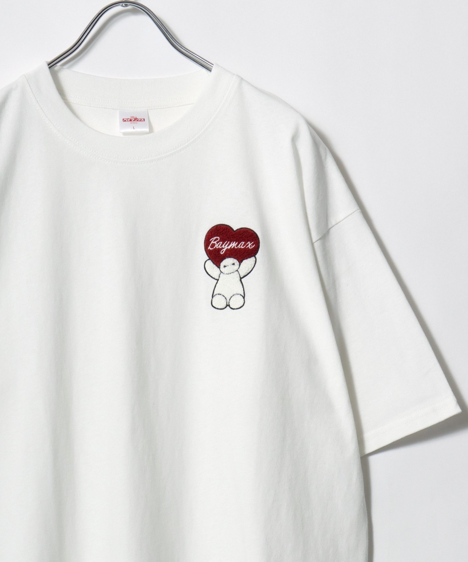 【マルカワ/MARUKAWA】のDisney ディズニー ミッキー ベイマックス トイ・ストーリー ズートピア 101匹わんちゃん リロアンドスティッチ Tシャツ メンズ キャラクター ワンポイント サガラ刺繍 半袖 ティーシャツ ユニセックス レディース インテリア・キッズ・メンズ・レディースファッション・服の通販 founy(ファニー) 　ファッション　Fashion　レディースファッション　Fashion for Women　トップス・カットソー　Cut & Sew Tops　シャツ・ブラウス・オフィスカジュアル　Elegant Blouses & Button-Ups　ロングTシャツ・Tシャツ　Longline T-Shirts & Tees　インナー　Innerwear　カリフォルニア　California, Cali Style　カーゴパンツ　Cargo Pants, Utility Pants　カーディガン　Cardigan, Knitwear　キャップ　Cap, Baseball Cap　キャラクター　Character, Licensed Characters　サロペット　Overalls, Salopette　シアー　Sheer, See-Through　シフォン　Chiffon, Lightweight Fabric　ショルダー　Shoulder, Shoulder Strap　ジャケット　Jacket, Outerwear　ジーンズ　Jeans, Denim Pants　スニーカー　Sneakers, Trainers　スポーツ　Sports, Activewear　ダメージ　Distressed, Destroyed　チュール　Tulip, Tulip Motif　ツイード　Twill, Twill Weave　デニム　Denim, Jeans Material　トレンド　Trend, Trending Now　定番　Standard, Basic Item　パーカー　Hoodie, Parka　ビッグ　Big, Oversized　ビンテージ　Vintage, Retro Style　ブルゾン　Blouson, Bomber Jacket　プリント　Print, Printed Pattern　ホワイト系その他4|ID: prp329100004962746 ipo3291000000037230511