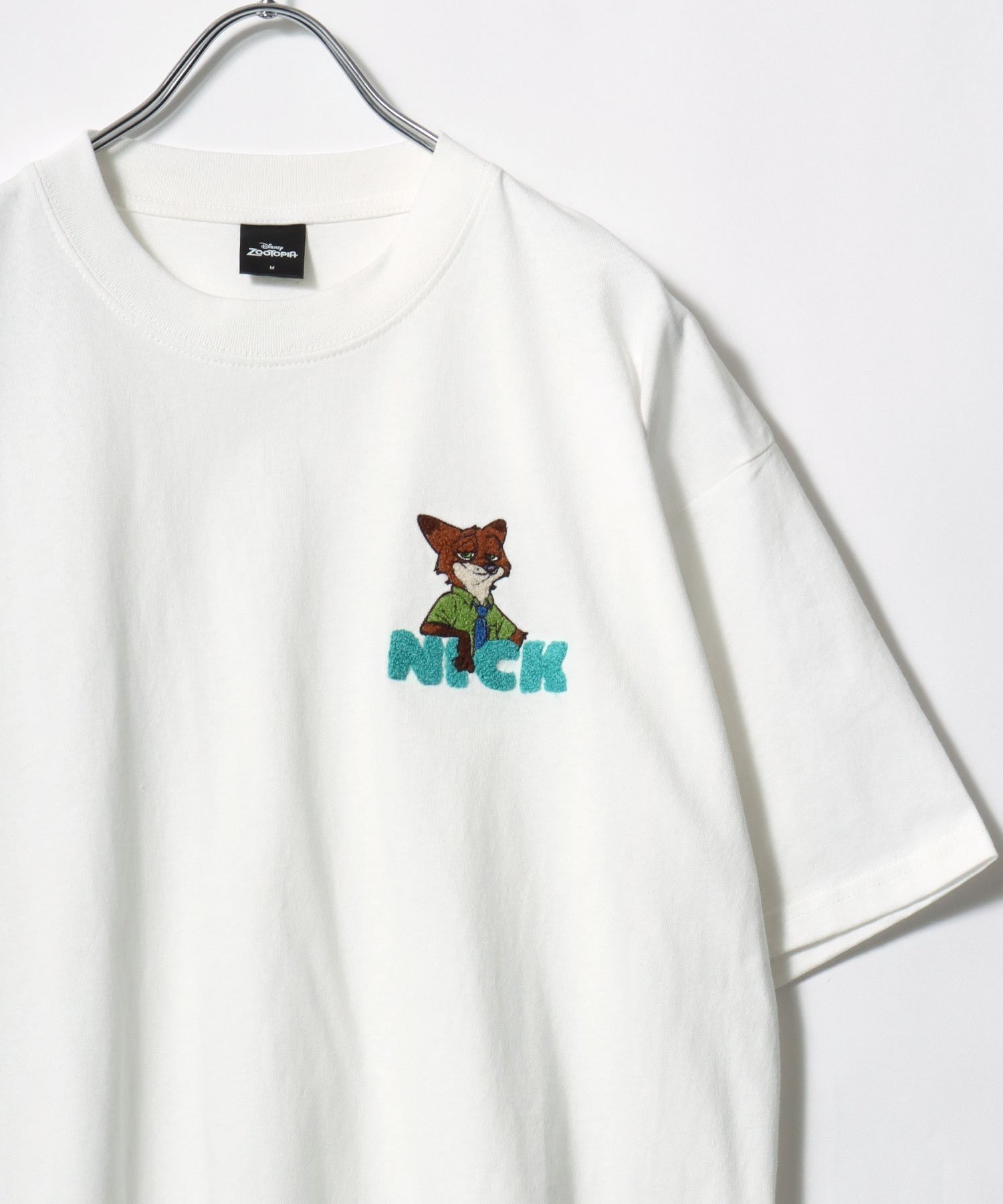 【マルカワ/MARUKAWA】のDisney ディズニー ミッキー ベイマックス トイ・ストーリー ズートピア 101匹わんちゃん リロアンドスティッチ Tシャツ メンズ キャラクター ワンポイント サガラ刺繍 半袖 ティーシャツ ユニセックス レディース インテリア・キッズ・メンズ・レディースファッション・服の通販 founy(ファニー) 　ファッション　Fashion　レディースファッション　Fashion for Women　トップス・カットソー　Cut & Sew Tops　シャツ・ブラウス・オフィスカジュアル　Elegant Blouses & Button-Ups　ロングTシャツ・Tシャツ　Longline T-Shirts & Tees　インナー　Innerwear　カリフォルニア　California, Cali Style　カーゴパンツ　Cargo Pants, Utility Pants　カーディガン　Cardigan, Knitwear　キャップ　Cap, Baseball Cap　キャラクター　Character, Licensed Characters　サロペット　Overalls, Salopette　シアー　Sheer, See-Through　シフォン　Chiffon, Lightweight Fabric　ショルダー　Shoulder, Shoulder Strap　ジャケット　Jacket, Outerwear　ジーンズ　Jeans, Denim Pants　スニーカー　Sneakers, Trainers　スポーツ　Sports, Activewear　ダメージ　Distressed, Destroyed　チュール　Tulip, Tulip Motif　ツイード　Twill, Twill Weave　デニム　Denim, Jeans Material　トレンド　Trend, Trending Now　定番　Standard, Basic Item　パーカー　Hoodie, Parka　ビッグ　Big, Oversized　ビンテージ　Vintage, Retro Style　ブルゾン　Blouson, Bomber Jacket　プリント　Print, Printed Pattern　ホワイト系その他5|ID: prp329100004962746 ipo3291000000037230513