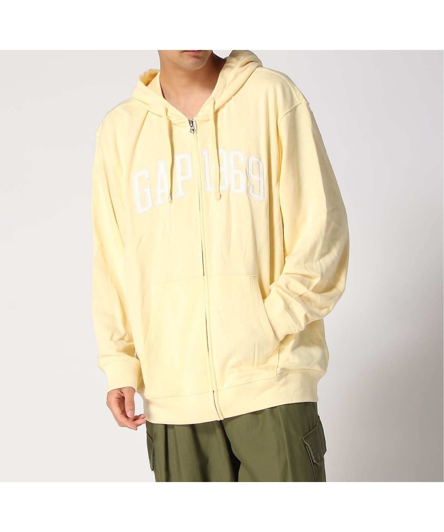 【ギャップ/GAP】のフレンチテリー リラックスフィット GAP1969ロゴ ジップアップパーカー インテリア・キッズ・メンズ・レディースファッション・服の通販 founy(ファニー) 　ファッション　Fashion　レディースファッション　Fashion for Women　トップス・カットソー　Cut & Sew Tops　レディースパーカー・カジュアルフーディー　Casual Hoodies & Sweatshirts　おすすめ　Recommended / Our Picks　クラシック　Classic, Timeless Style　ショルダー　Shoulder, Shoulder Strap　ストレート　Straight, Straight Cut　ドロップ　Drop Shoulder, Dropped Style　ドローストリング　Drawstring, Pull Cord　フィット　Fit, Slim Fit　フレンチ　French, French Style　フロント　Front, Front Design　リラックス　Relax, Relaxed Fit　ルーズ　Loose, Oversized　長袖　Long Sleeve, Full Sleeve　MAIZE|ID: prp329100004962804 ipo3291000000037230746