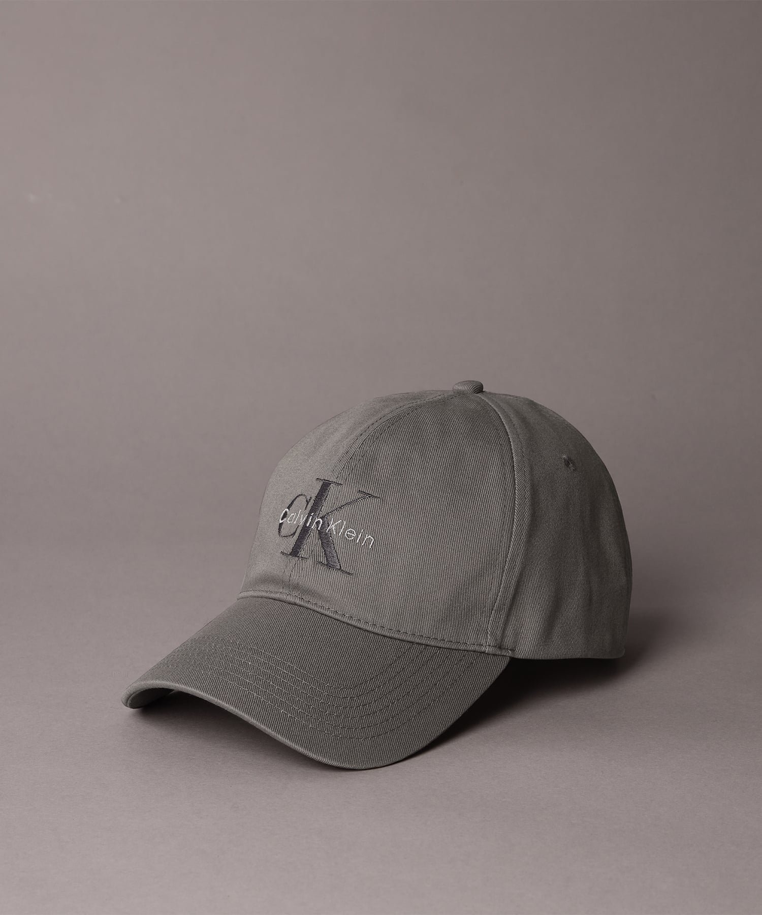 【カルバンクライン/Calvin Klein】の【公式ショップ】 カルバンクライン キャップ - MONOLOGO モノグラムロゴベースボールキャップ Calvin Klein Jeans Accessory 4G5004G インテリア・キッズ・メンズ・レディースファッション・服の通販 founy(ファニー) 　ファッション　Fashion　レディースファッション　Fashion for Women　キャップ　Cap, Baseball Cap　ジーンズ　Jeans, Denim Pants　フィット　Fit, Slim Fit　フェイス　Face, Facial Design　フロント　Front, Front Design　モダン　Modern, Contemporary　ラウンド　Round, Round Neck　Charcoal Gray|ID: prp329100004962876 ipo3291000000037231077