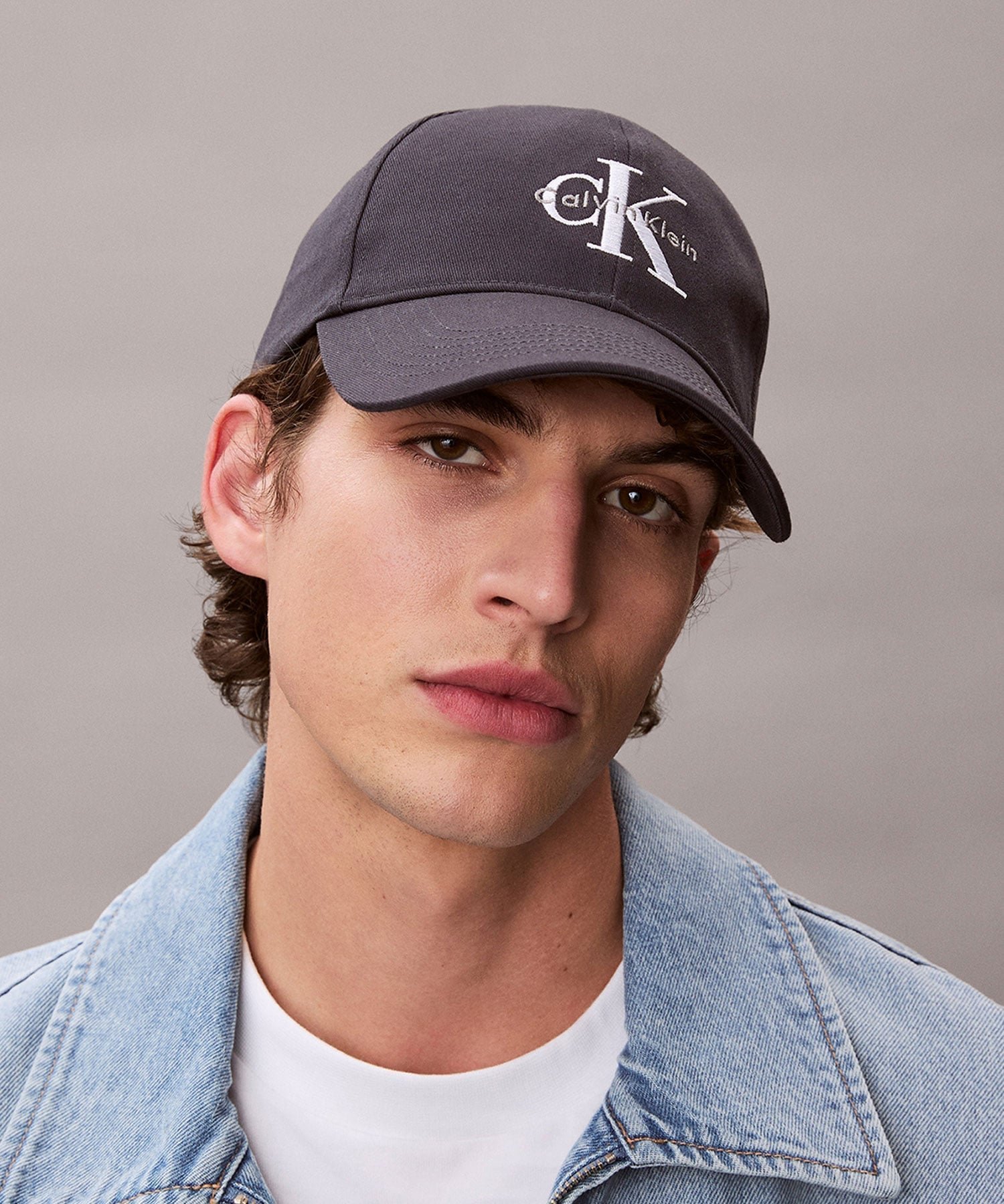 【カルバンクライン/Calvin Klein】の【公式ショップ】 カルバンクライン キャップ - MONOLOGO モノグラムロゴベースボールキャップ Calvin Klein Jeans Accessory 4G5004G インテリア・キッズ・メンズ・レディースファッション・服の通販 founy(ファニー) 　ファッション　Fashion　レディースファッション　Fashion for Women　キャップ　Cap, Baseball Cap　ジーンズ　Jeans, Denim Pants　フィット　Fit, Slim Fit　フェイス　Face, Facial Design　フロント　Front, Front Design　モダン　Modern, Contemporary　ラウンド　Round, Round Neck　India Ink|ID: prp329100004962876 ipo3291000000037231079