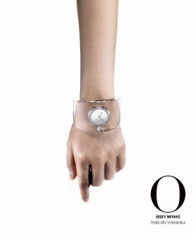 【ヒロブ/HIROB】のWeb限定 ISSEY MIYAKE O NYAS001 Bold clear 人気、トレンドファッション・服の通販 founy(ファニー) ファッション Fashion レディースファッション Fashion for Women アクセサリー Fashion Accessories 腕時計 Wristwatch コレクション Collection, Seasonal Line 軽量 Lightweight, Ultra Light チェック Check, Plaid, Tartan 時計 Watch, Wristwatch ニューヨーク New York, NYC Style バングル Bangle, Bracelet フィット Fit, Slim Fit フォルム Silhouette, Form フランス France, French ボックス Boxy, Box Shape ワイド Wide, Wide Fit 日本製 Made In Japan |ID:prp329100004962902