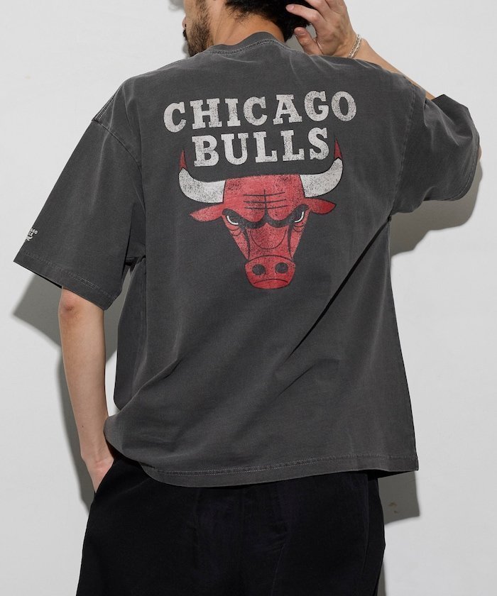 【フリークスストア/FREAK'S STORE】のNBA × FREAK S STORE 別注 ヴィンテージライク チーム バック ロゴ TEE インテリア・キッズ・メンズ・レディースファッション・服の通販 founy(ファニー) 　ファッション　Fashion　メンズファッション　Fashion for Men　2026年　2026　2026春夏・S/S　Spring/Summer 2026 SS26　おすすめ　Recommended / Our Picks　キャップ　Cap, Baseball Cap　スニーカー　Sneakers, Trainers　フロント　Front, Front Design　プリント　Print, Printed Pattern　リラックス　Relax, Relaxed Fit　ワイド　Wide, Wide Fit　ワンポイント　One Point, Statement Accent　別注　Limited Edition, Custom Order　夏　Summer　定番　Standard, Basic Item　S/S・春夏　SS, Spring/Summer, Warm Season　チャコールグレー|ID: prp329100004962908 ipo3291000000037231241