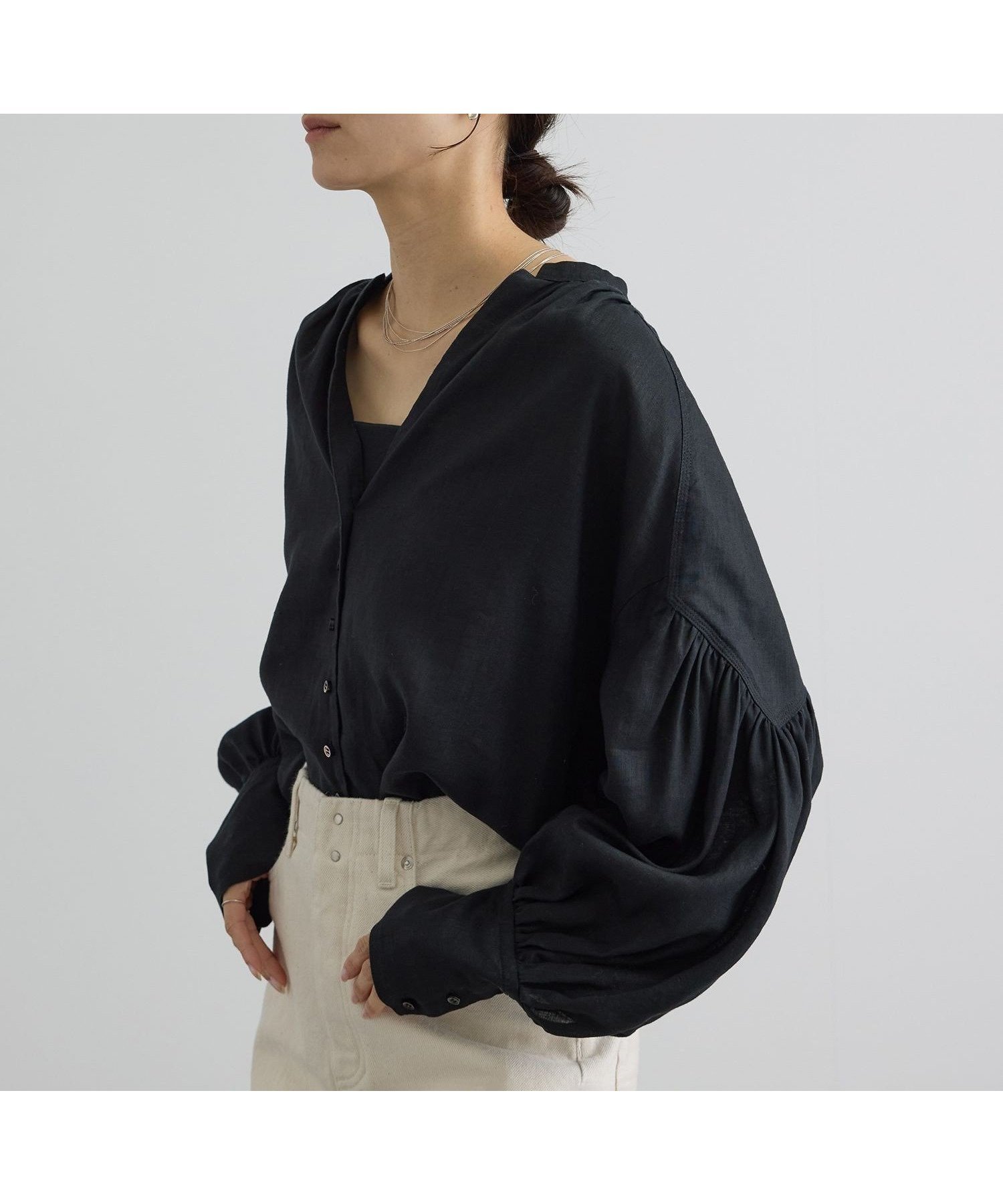 【サロン アダム エ ロペ/SALON adam et rope'】のリネンスキッパーギャザーブラウス / GENTLE LINEN 大人の最旬トレンドファッション＆コーディネート founy(ファウニー) 　ファッション　Fashion　レディースファッション　Fashion for Women　トップス・カットソー　Cut & Sew Tops　シャツ・ブラウス・オフィスカジュアル　Elegant Blouses & Button-Ups　洗える　Machine Washable　ギャザー　Gathered, Ruffled　クロップド　Cropped, Short Length　スキッパー　Skipper, Open Collar　スリーブ　Sleeve, Long Sleeve / Short Sleeve　デニム　Denim, Jeans Material　フェミニン　Feminine, Girly　フレンチ　French, French Style　フロント　Front, Front Design　羽織　Haori, Light Jacket　リネン　Linen, Linen Fabric　おすすめ　Recommended / Our Picks　夏　Summer　エレガント 上品　Elegant　 other-1|ID: prp329100004962923 ipo3291000000037231339