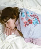 【サニーレーベル/Sonny Label / URBAN RESEARCH】のTOYAMEGコラボアートプリントスウェット 大人の最旬トレンドファッション＆コーディネート founy(ファウニー) ファッション Fashion レディースファッション Fashion for Women トップス・カットソー Cut & Sew Tops レディースパーカー・カジュアルフーディー Casual Hoodies & Sweatshirts スウェット・クルーネックトップス Sweatshirts & Crewnecks / Relaxed Fit Sweat Tops イラスト Illustration 春 Spring カットソー Cut and Sewn Top グラフィック Graphic, Graphic Design スカーフ Scarf, Neckwear ニューヨーク New York, NYC Style ビーチ Beach, Seaside プリント Print, Printed Pattern ボトム Bottoms, Lower Wear モチーフ Motif, Design Theme リラックス Relax, Relaxed Fit S/S・春夏 SS, Spring/Summer, Warm Season おすすめ Recommended / Our Picks 夏 Summer 2026年 2026 2026春夏・S/S Spring/Summer 2026 SS26 thumbnail グレー|ID: prp329100004962926 ipo3291000000037231362