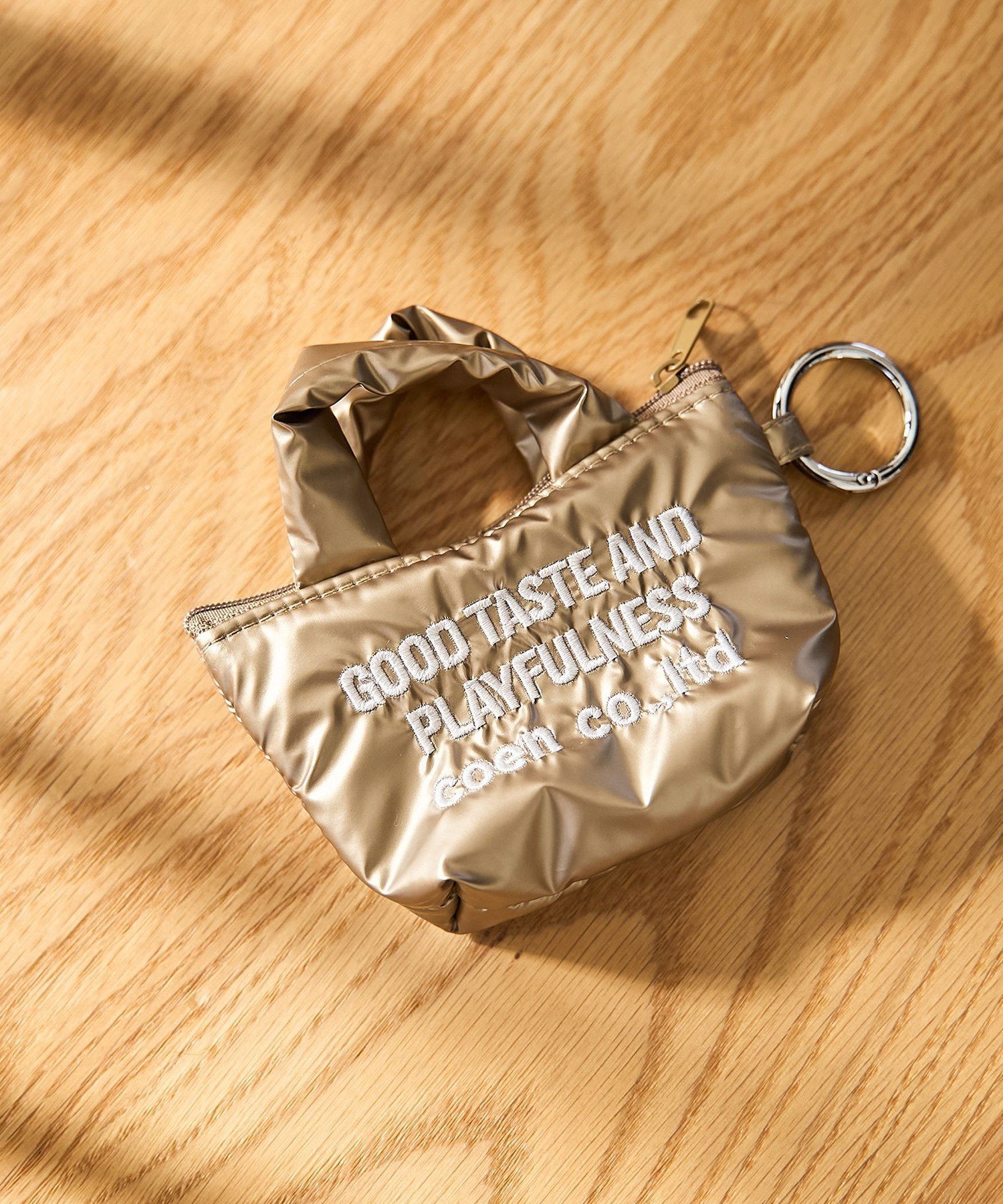 【コーエン/COEN】の【再入荷・新色登場】ロゴ刺繍ミニポーチキーホルダー インテリア・キッズ・メンズ・レディースファッション・服の通販 founy(ファニー) 　ファッション　Fashion　レディースファッション　Fashion for Women　ポーチ&ミニバッグ　Pouches & Mini Bags　イエロー　Yellow　オレンジ　Orange　キルト　Quilt, Quilted Fabric　キーホルダー　Keychain, Key Holder　シルバー　Silver, Metallic Silver　人気　Popular, Best Seller　フォルム　Silhouette, Form　ポケット　Pocket, Pocket Detail　ポーチ　Pouch, Small Case　リップ　Lip, Lip Motif　再入荷　Restock / Back in Stock　おすすめ　Recommended / Our Picks　GOLD|ID: prp329100004962979 ipo3291000000037231580