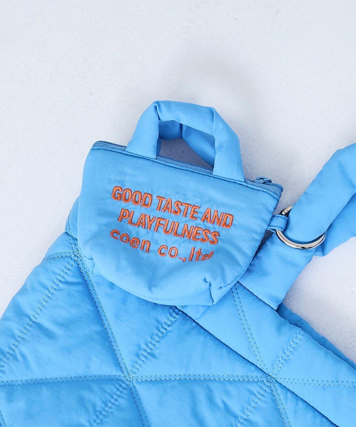 【コーエン/COEN】の【再入荷・新色登場】ロゴ刺繍ミニポーチキーホルダー インテリア・キッズ・メンズ・レディースファッション・服の通販 founy(ファニー) 　ファッション　Fashion　レディースファッション　Fashion for Women　ポーチ&ミニバッグ　Pouches & Mini Bags　イエロー　Yellow　オレンジ　Orange　キルト　Quilt, Quilted Fabric　キーホルダー　Keychain, Key Holder　シルバー　Silver, Metallic Silver　人気　Popular, Best Seller　フォルム　Silhouette, Form　ポケット　Pocket, Pocket Detail　ポーチ　Pouch, Small Case　リップ　Lip, Lip Motif　再入荷　Restock / Back in Stock　おすすめ　Recommended / Our Picks　LT.BLUE|ID: prp329100004962979 ipo3291000000037231589