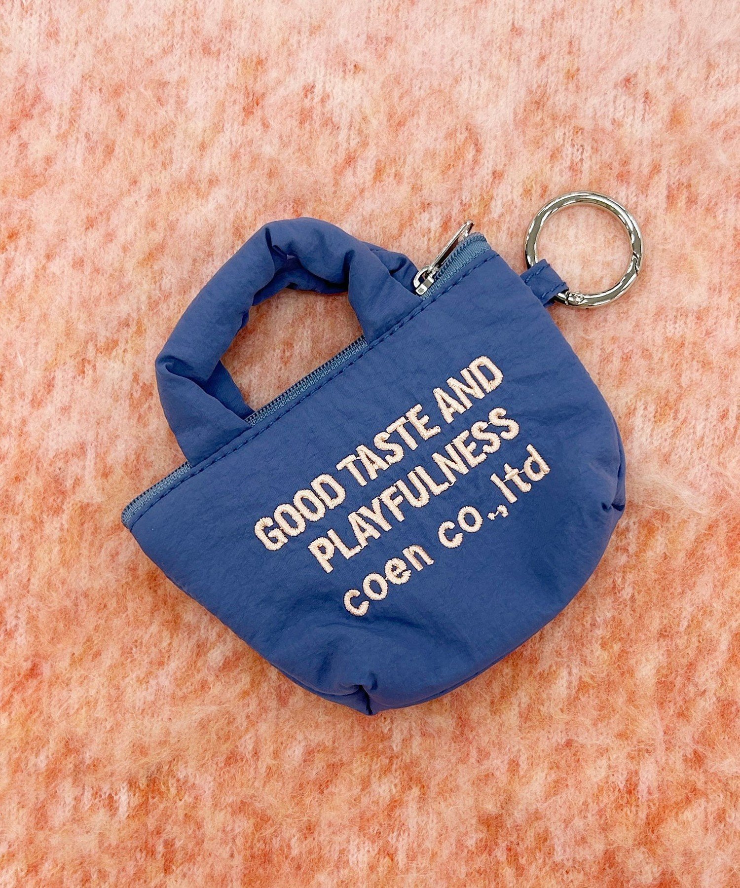 【コーエン/COEN】の【再入荷・新色登場】ロゴ刺繍ミニポーチキーホルダー インテリア・キッズ・メンズ・レディースファッション・服の通販 founy(ファニー) 　ファッション　Fashion　レディースファッション　Fashion for Women　ポーチ&ミニバッグ　Pouches & Mini Bags　イエロー　Yellow　オレンジ　Orange　キルト　Quilt, Quilted Fabric　キーホルダー　Keychain, Key Holder　シルバー　Silver, Metallic Silver　人気　Popular, Best Seller　フォルム　Silhouette, Form　ポケット　Pocket, Pocket Detail　ポーチ　Pouch, Small Case　リップ　Lip, Lip Motif　再入荷　Restock / Back in Stock　おすすめ　Recommended / Our Picks　ROYAL|ID: prp329100004962979 ipo3291000000037231590