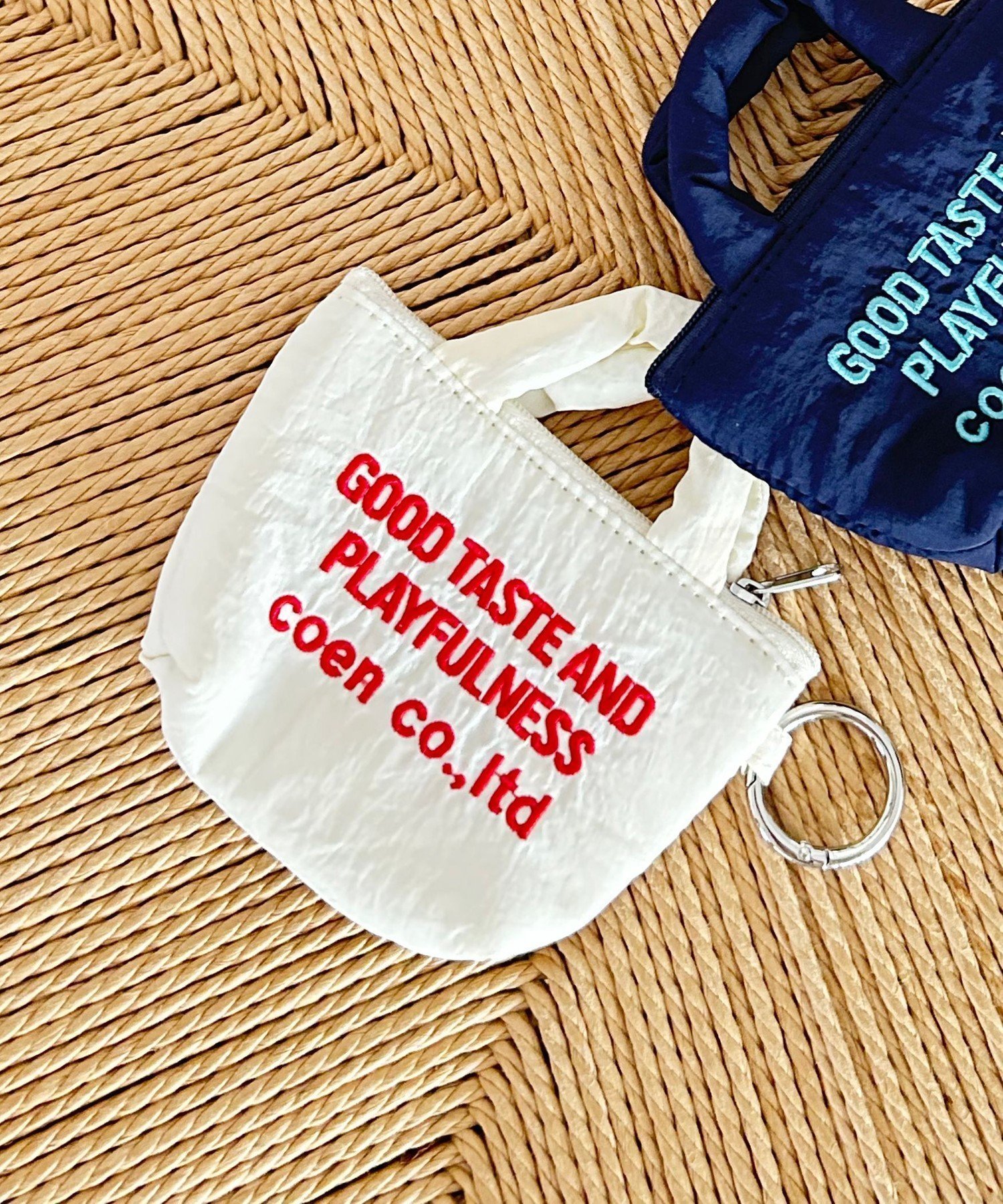 【コーエン/COEN】の【再入荷・新色登場】ロゴ刺繍ミニポーチキーホルダー インテリア・キッズ・メンズ・レディースファッション・服の通販 founy(ファニー) 　ファッション　Fashion　レディースファッション　Fashion for Women　ポーチ&ミニバッグ　Pouches & Mini Bags　イエロー　Yellow　オレンジ　Orange　キルト　Quilt, Quilted Fabric　キーホルダー　Keychain, Key Holder　シルバー　Silver, Metallic Silver　人気　Popular, Best Seller　フォルム　Silhouette, Form　ポケット　Pocket, Pocket Detail　ポーチ　Pouch, Small Case　リップ　Lip, Lip Motif　再入荷　Restock / Back in Stock　おすすめ　Recommended / Our Picks　その他1|ID: prp329100004962979 ipo3291000000037231591