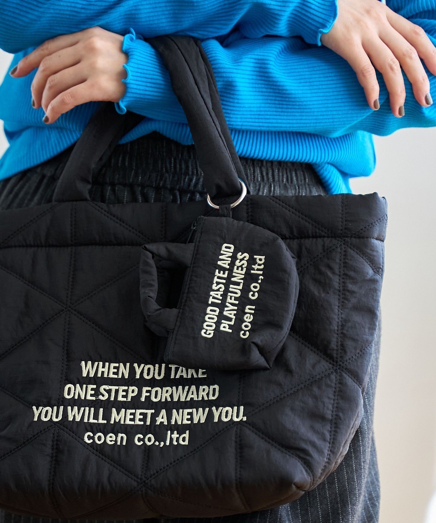 【コーエン/COEN】の【再入荷・新色登場】ロゴ刺繍ミニポーチキーホルダー インテリア・キッズ・メンズ・レディースファッション・服の通販 founy(ファニー) 　ファッション　Fashion　レディースファッション　Fashion for Women　ポーチ&ミニバッグ　Pouches & Mini Bags　イエロー　Yellow　オレンジ　Orange　キルト　Quilt, Quilted Fabric　キーホルダー　Keychain, Key Holder　シルバー　Silver, Metallic Silver　人気　Popular, Best Seller　フォルム　Silhouette, Form　ポケット　Pocket, Pocket Detail　ポーチ　Pouch, Small Case　リップ　Lip, Lip Motif　再入荷　Restock / Back in Stock　おすすめ　Recommended / Our Picks　その他2|ID: prp329100004962979 ipo3291000000037231592