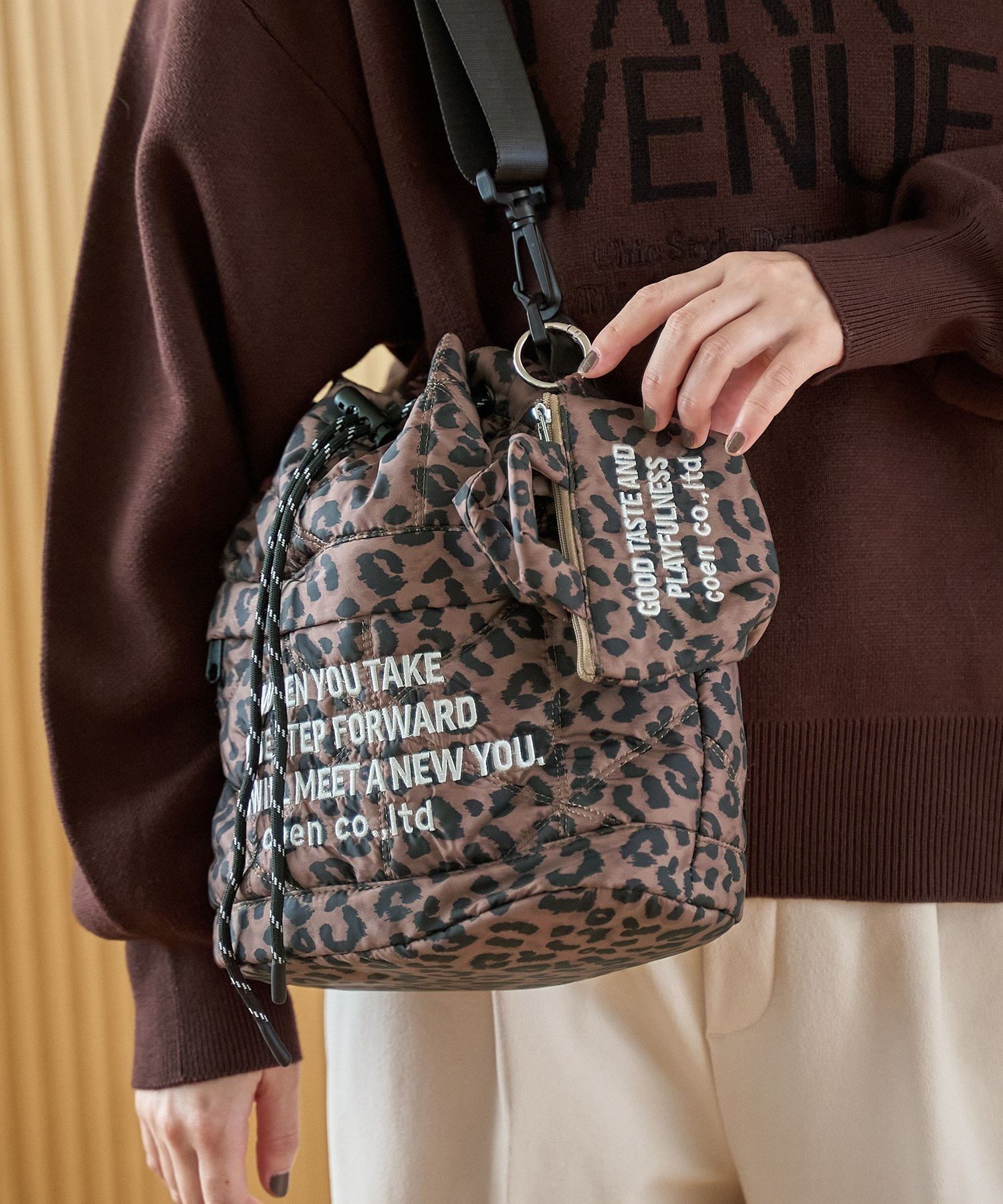 【コーエン/COEN】の【再入荷・新色登場】ロゴ刺繍ミニポーチキーホルダー インテリア・キッズ・メンズ・レディースファッション・服の通販 founy(ファニー) 　ファッション　Fashion　レディースファッション　Fashion for Women　ポーチ&ミニバッグ　Pouches & Mini Bags　イエロー　Yellow　オレンジ　Orange　キルト　Quilt, Quilted Fabric　キーホルダー　Keychain, Key Holder　シルバー　Silver, Metallic Silver　人気　Popular, Best Seller　フォルム　Silhouette, Form　ポケット　Pocket, Pocket Detail　ポーチ　Pouch, Small Case　リップ　Lip, Lip Motif　再入荷　Restock / Back in Stock　おすすめ　Recommended / Our Picks　その他4|ID: prp329100004962979 ipo3291000000037231594