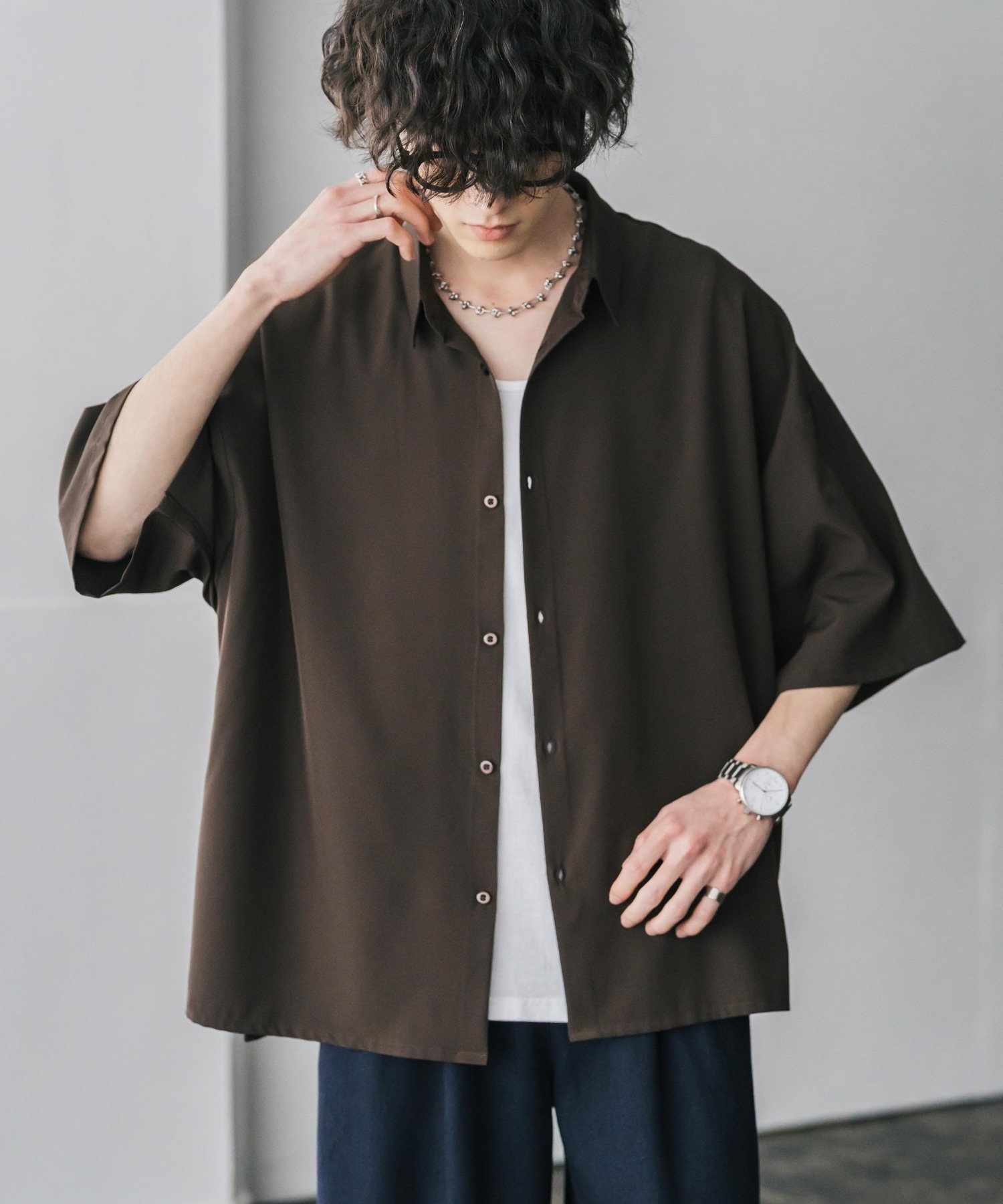 【ロッキーモンロー/Rocky Monroe】の新色追加 接触冷感 とろみビッグシルエット半袖シャツ インテリア・キッズ・メンズ・レディースファッション・服の通販 founy(ファニー) 　ファッション　Fashion　レディースファッション　Fashion for Women　トップス・カットソー　Cut & Sew Tops　シャツ・ブラウス・オフィスカジュアル　Elegant Blouses & Button-Ups　インナー　Innerwear　シルク　Silk, 100% Silk　シンプル　Simple, Minimal　ストレッチ　Stretch, Stretchy Fabric　スリット　Slit, Slit Detail　とろみ　Fluid, Flowy Fabric　ドレープ　Drape, Draping Fabric　定番　Standard, Basic Item　ノースリーブ　Sleeveless, No-Sleeve　バランス　Balance, Style Balance　ビッグ　Big, Oversized　ベーシック　Basic, Essential　半袖　Short Sleeve, Half Sleeve　リラックス　Relax, Relaxed Fit　レギュラー　Regular, Standard Fit　ワイド　Wide, Wide Fit　S/S・春夏　SS, Spring/Summer, Warm Season　再入荷　Restock / Back in Stock　おすすめ　Recommended / Our Picks　夏　Summer　2026年　2026　2026春夏・S/S　Spring/Summer 2026 SS26　ブラウン|ID: prp329100004963060 ipo3291000000037231964